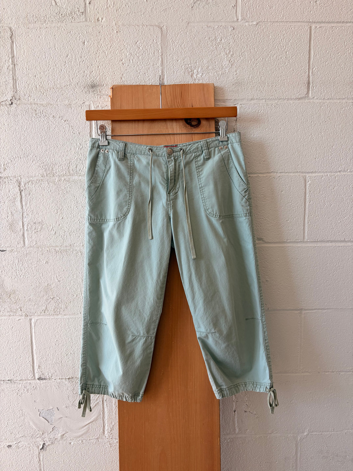 Union Bay Seagram Green Capris : 32”W