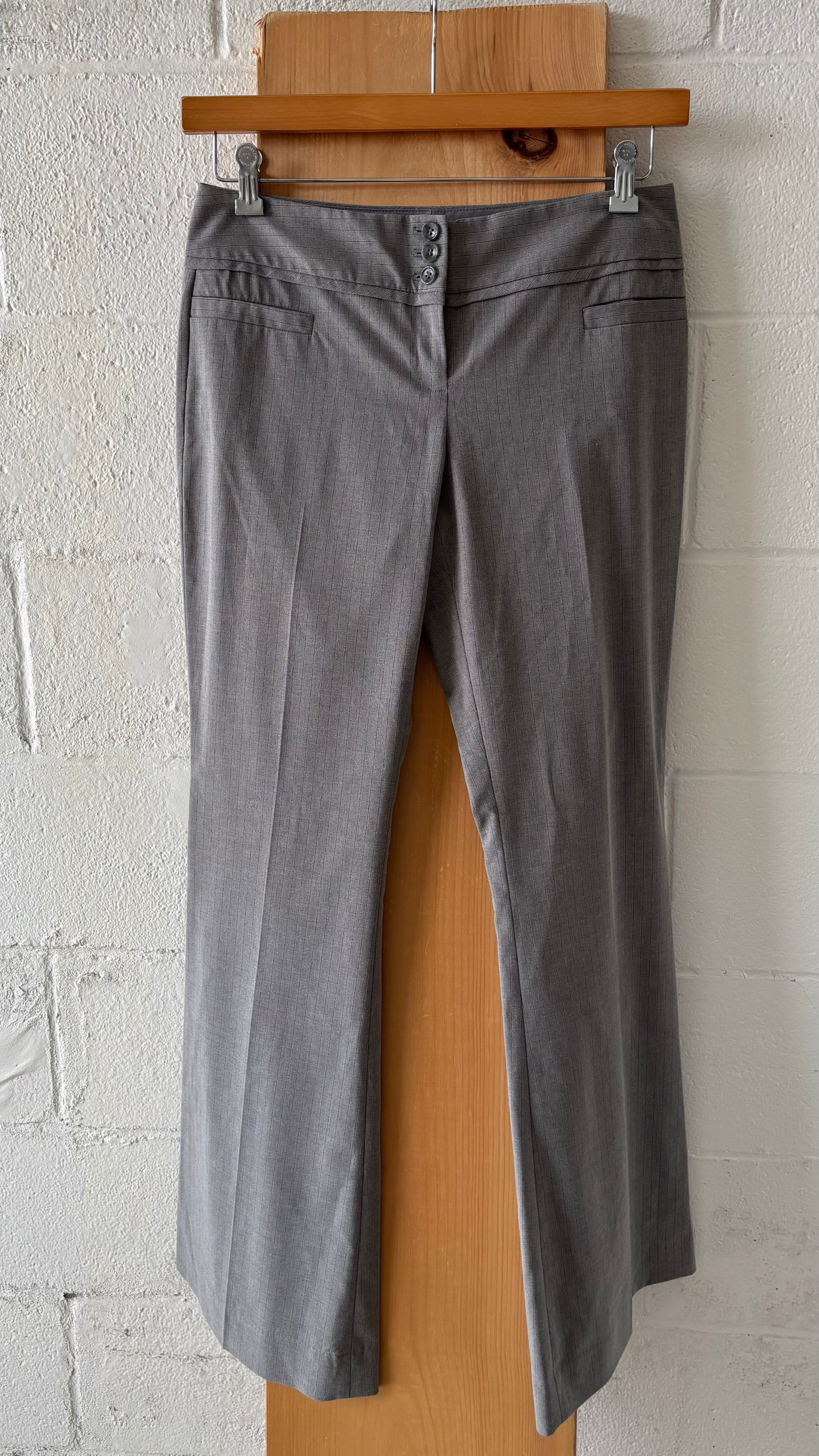 Gray Trousers : 4