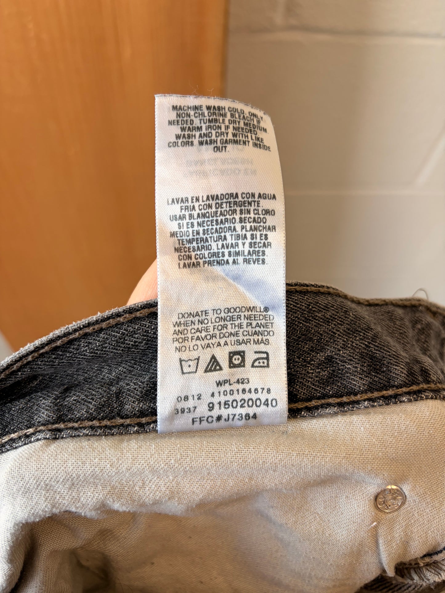 Charcoal Gray Loose Fit Levi’s : 36x32