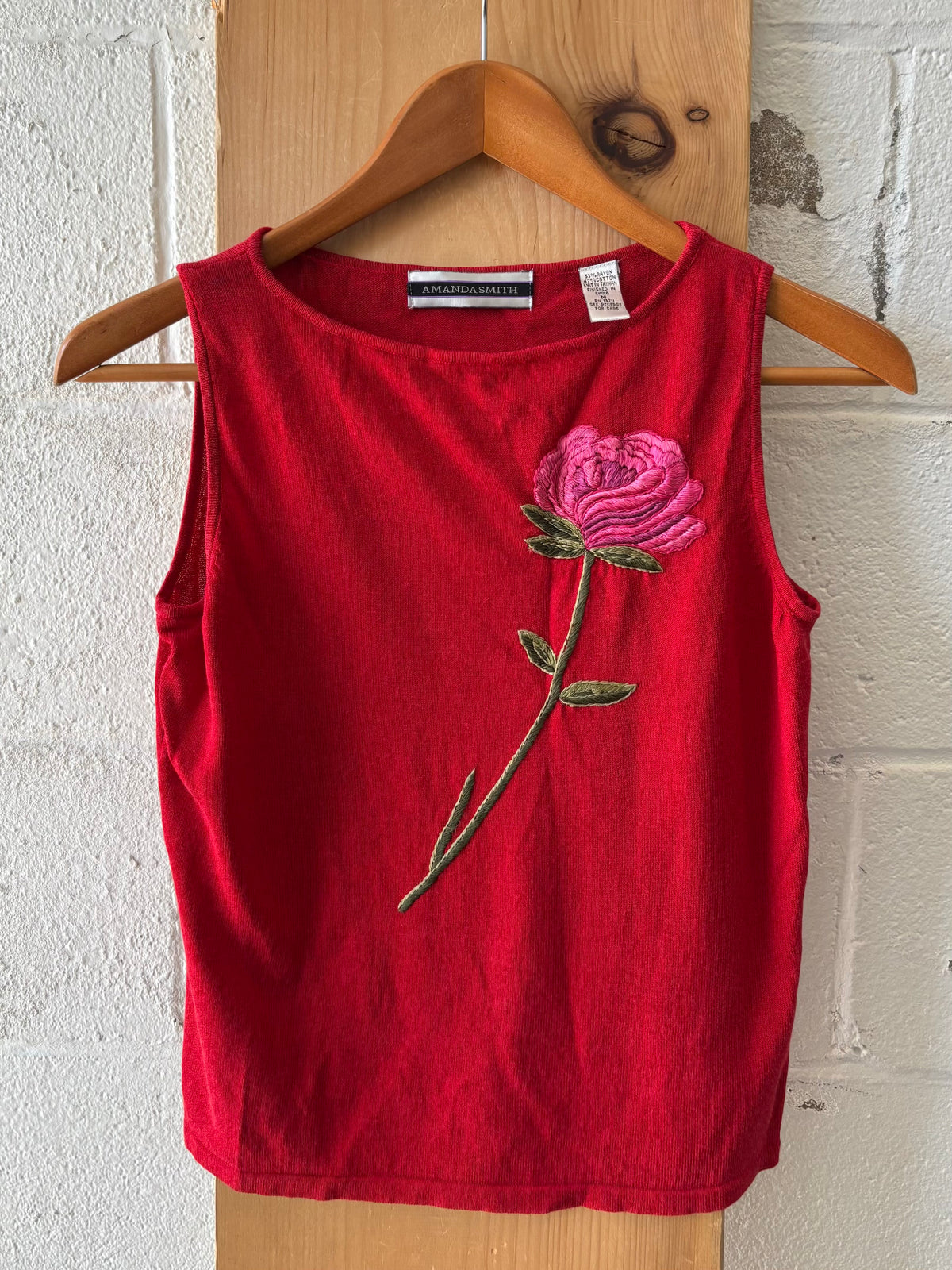Red Sleeveless Rose Top : M