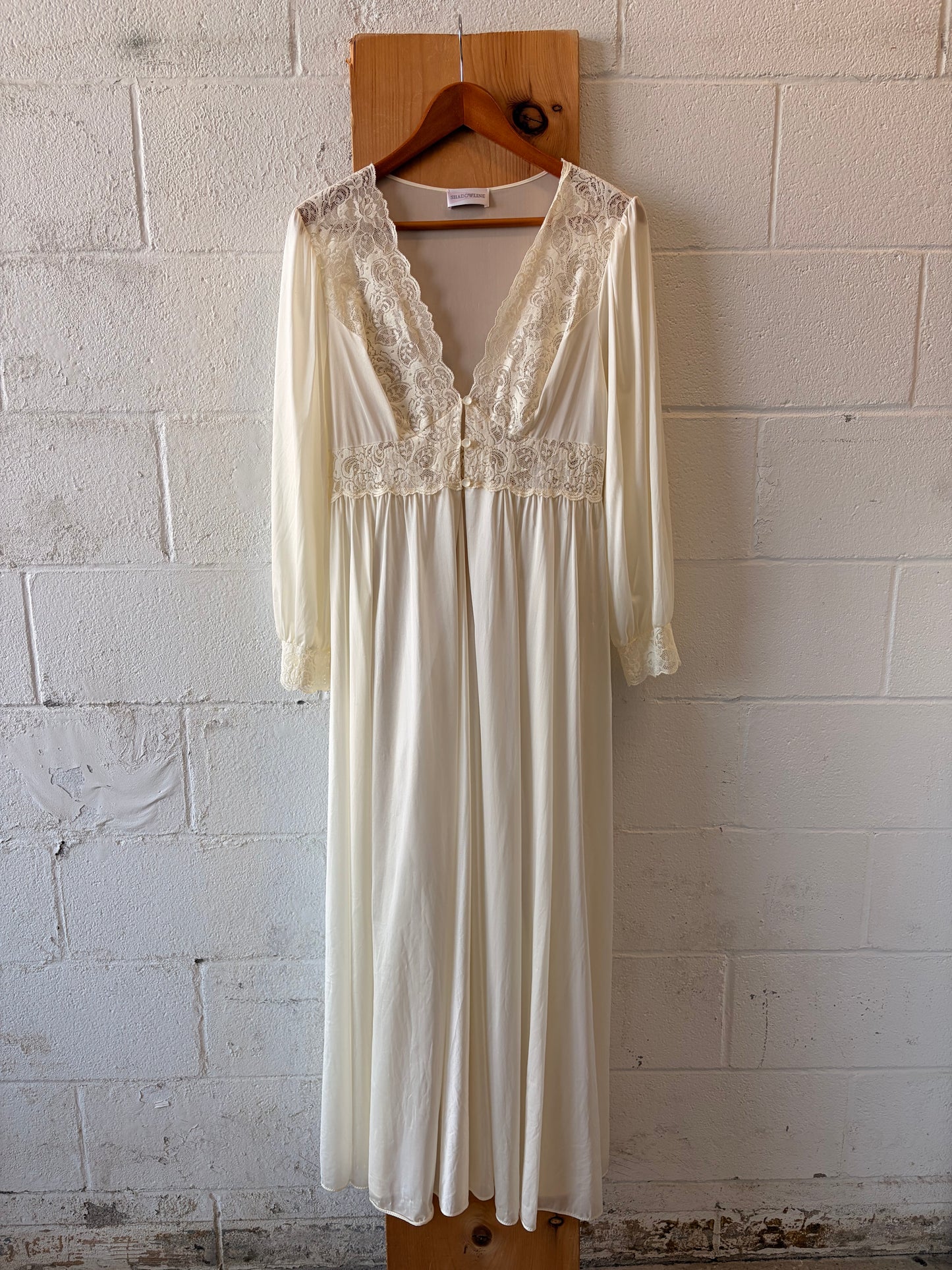 Long Ivory Lace Robe : S/M