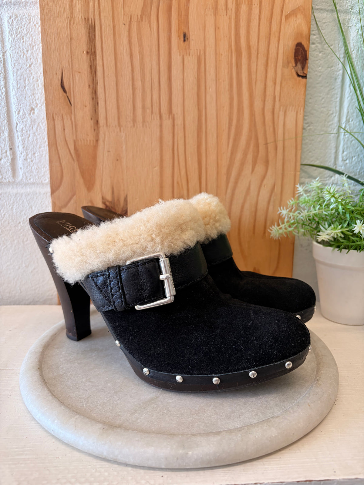 Michael Kors Studded Sherpa Clogs : Size 10