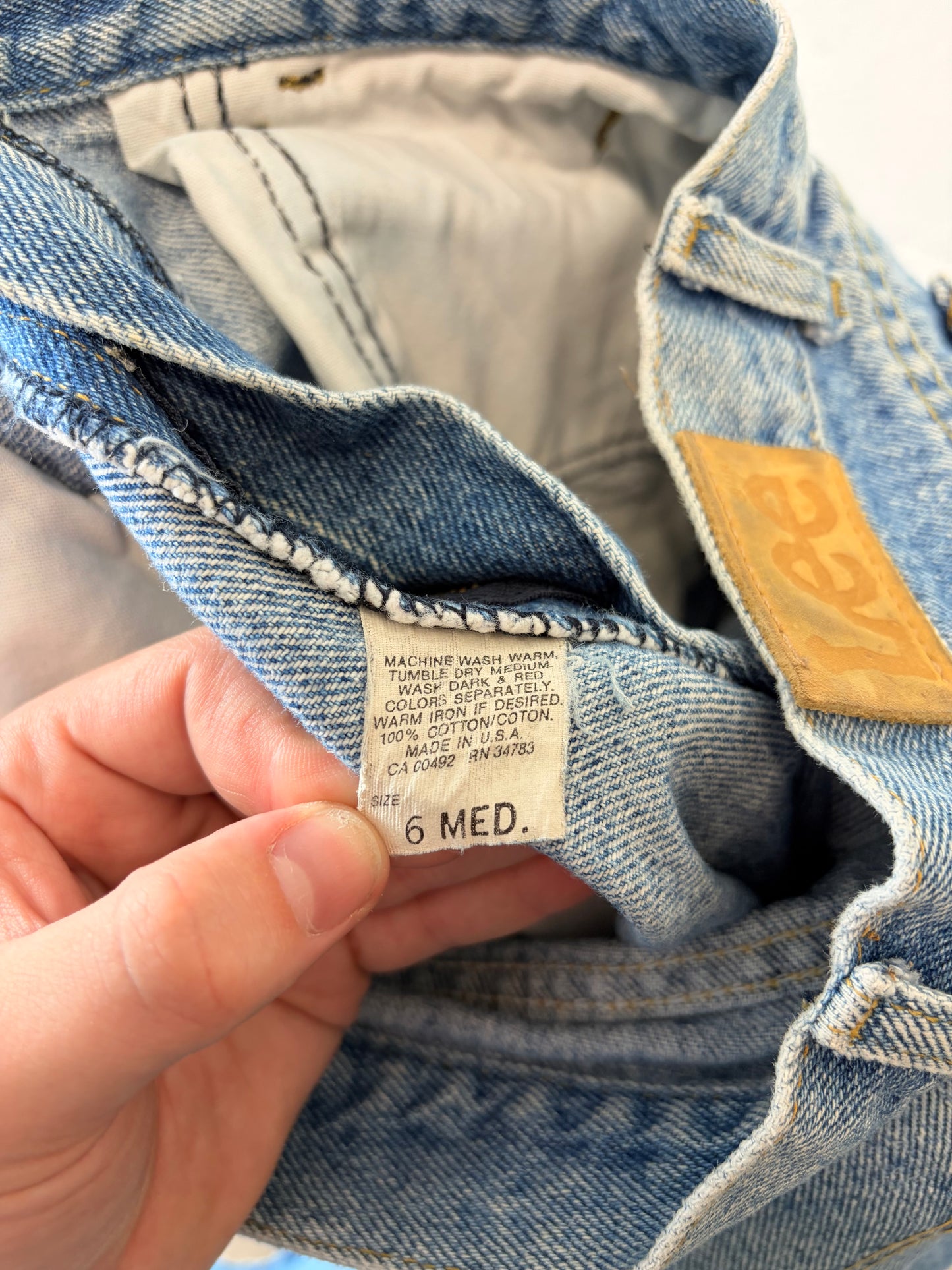 Vtg Lee Denim Shorts : 26”W