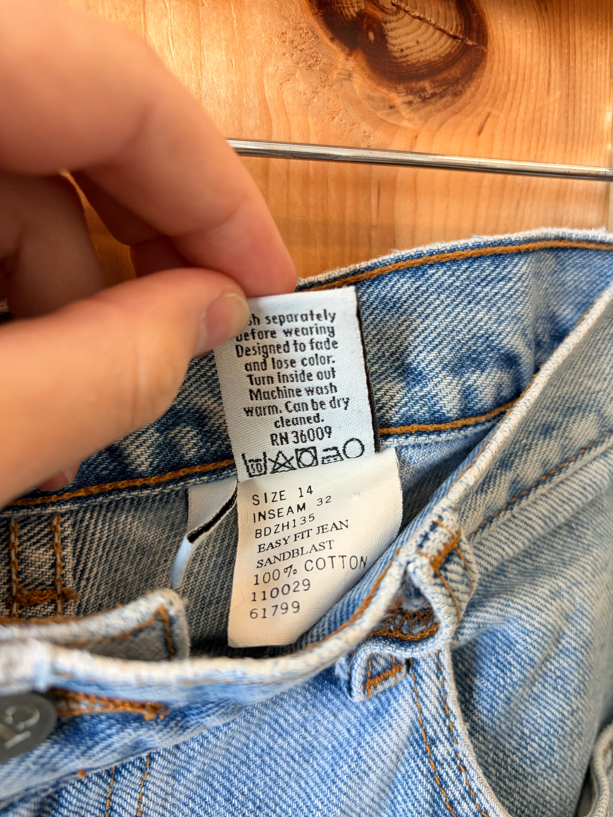 Light Wash Calvin Klein Jeans : 14
