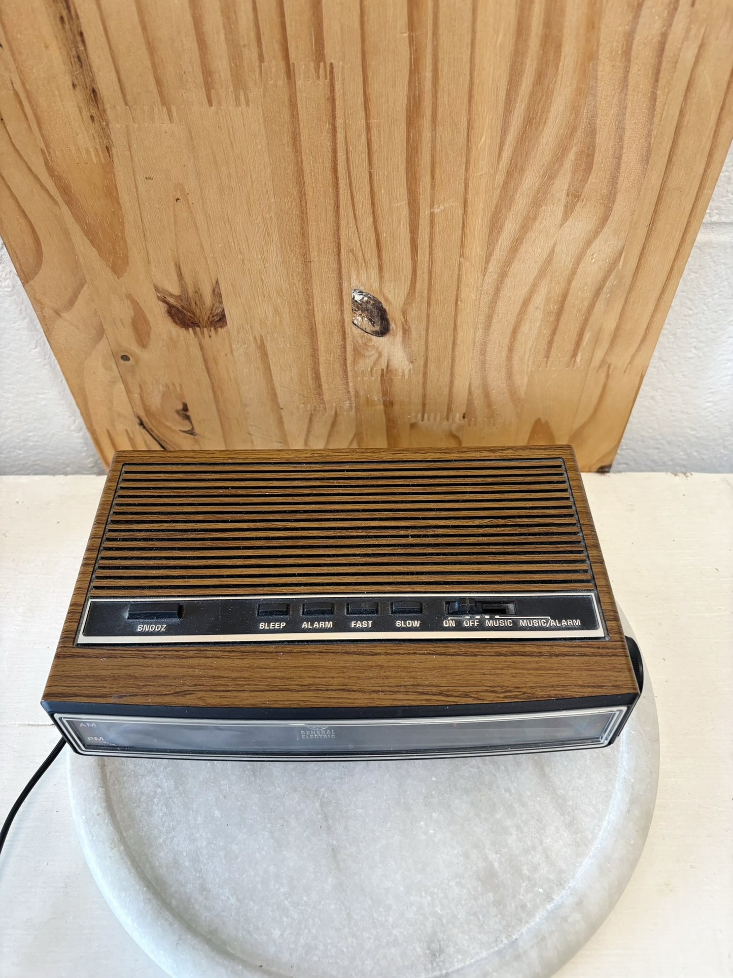 Vtg Alarm Clock / Radio (Local Pick Up Only)