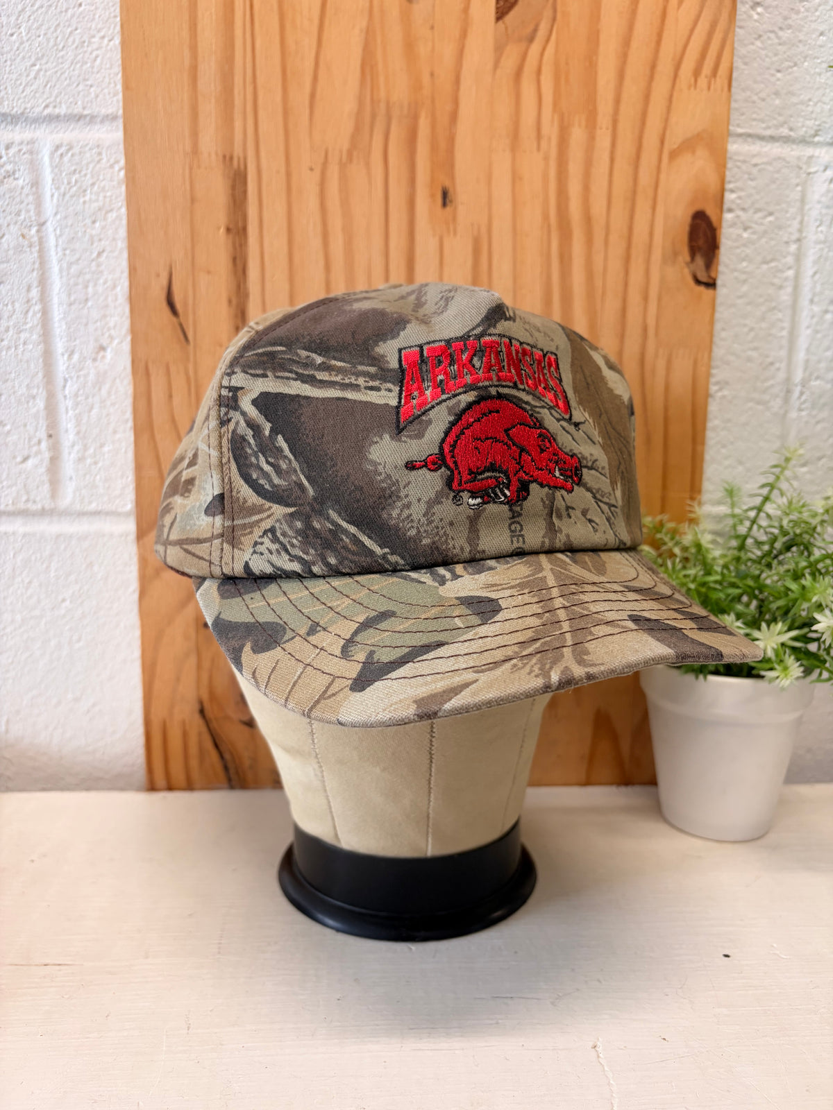 Vtg 90’s Camo Razorbacks SnapBack