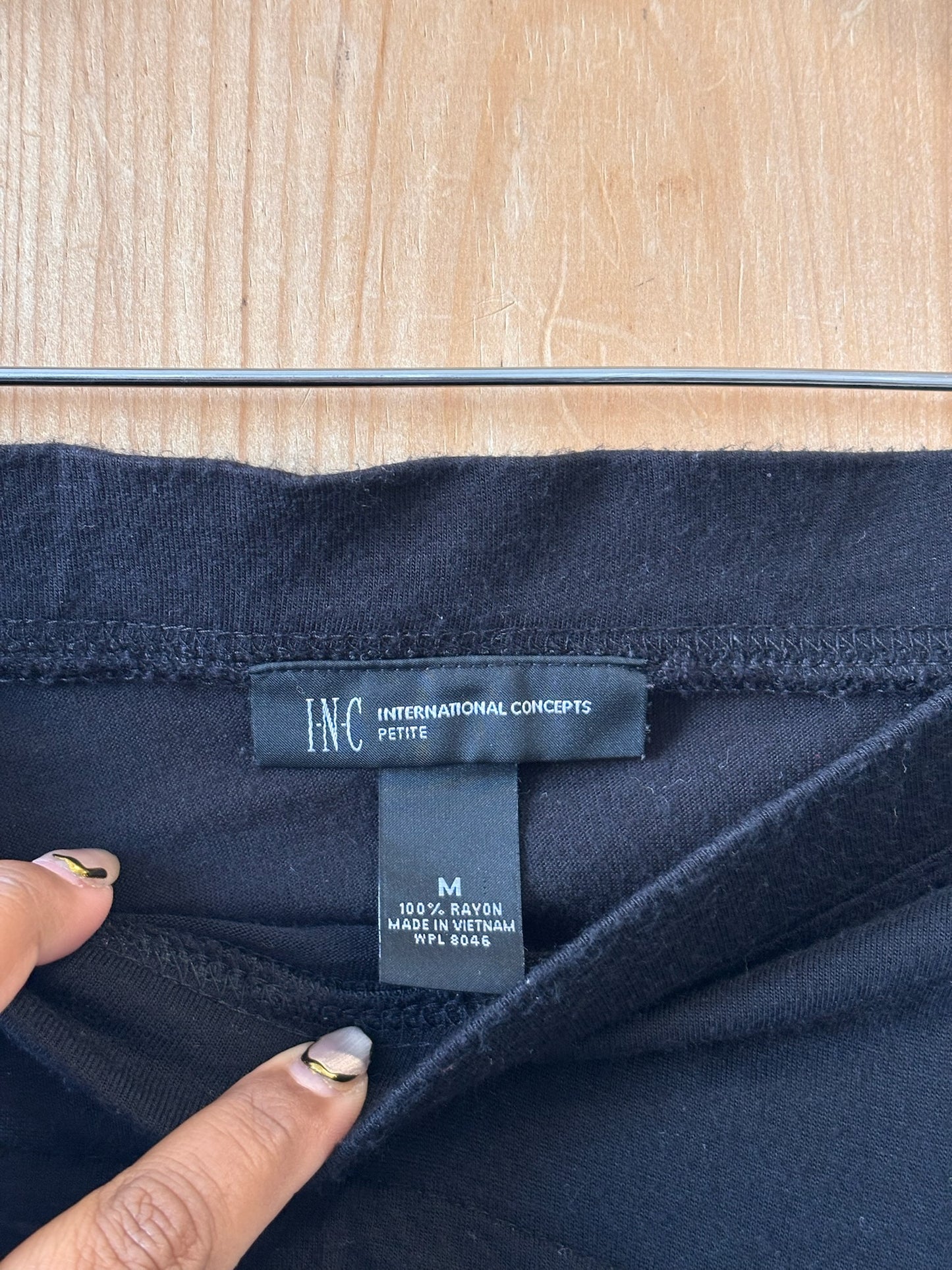 Black Skirt : M