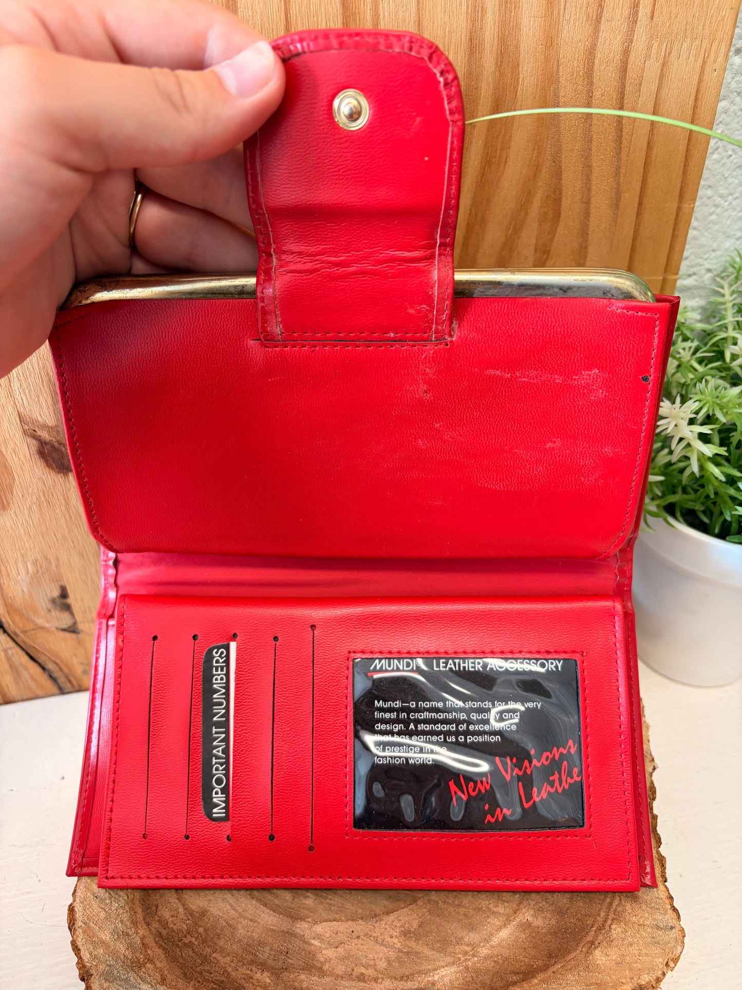 Red Leather Mundi Wallet
