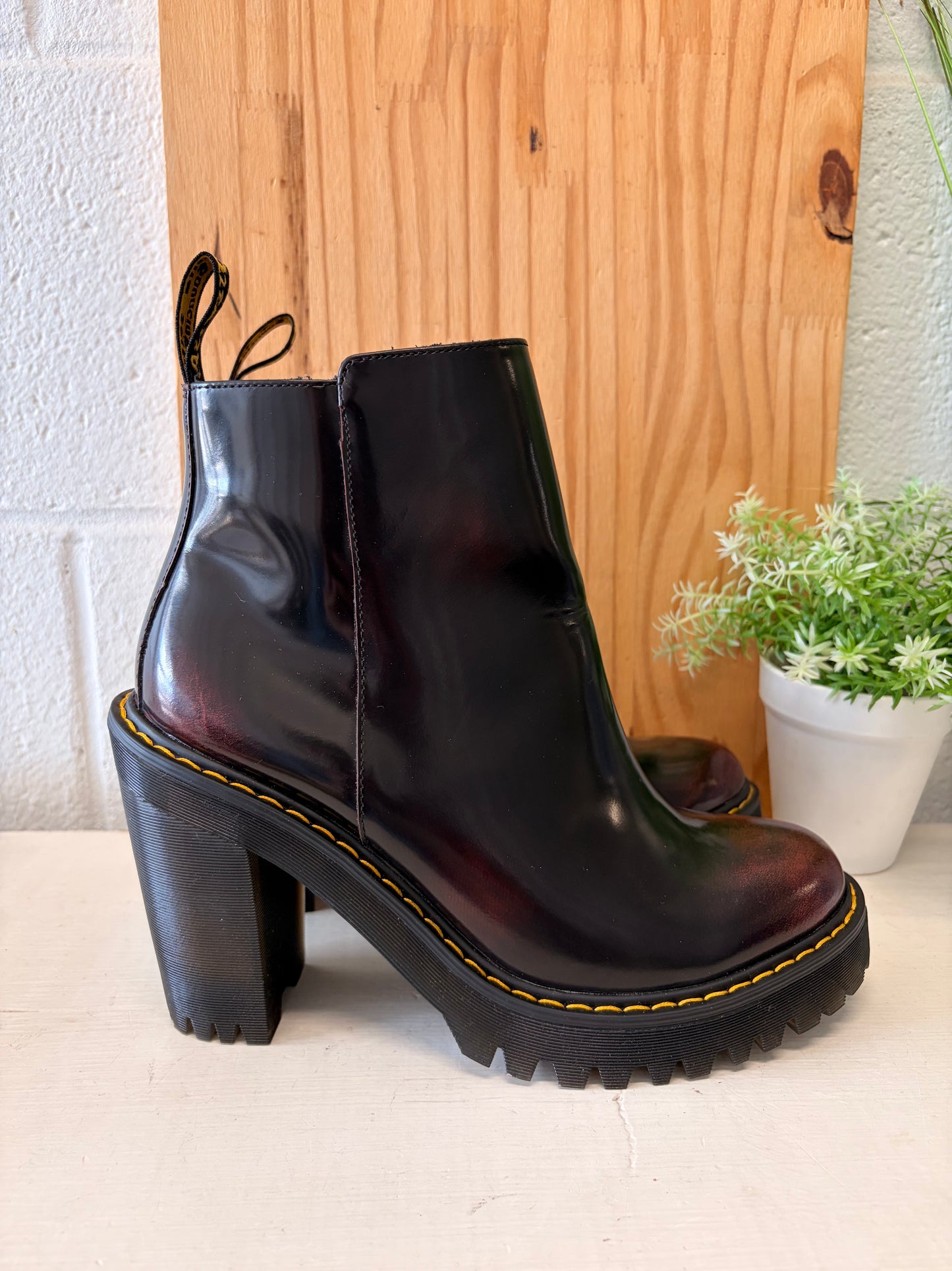 Dr. Martens Magdalena Arcadia Cherry Red Boots : Size 7