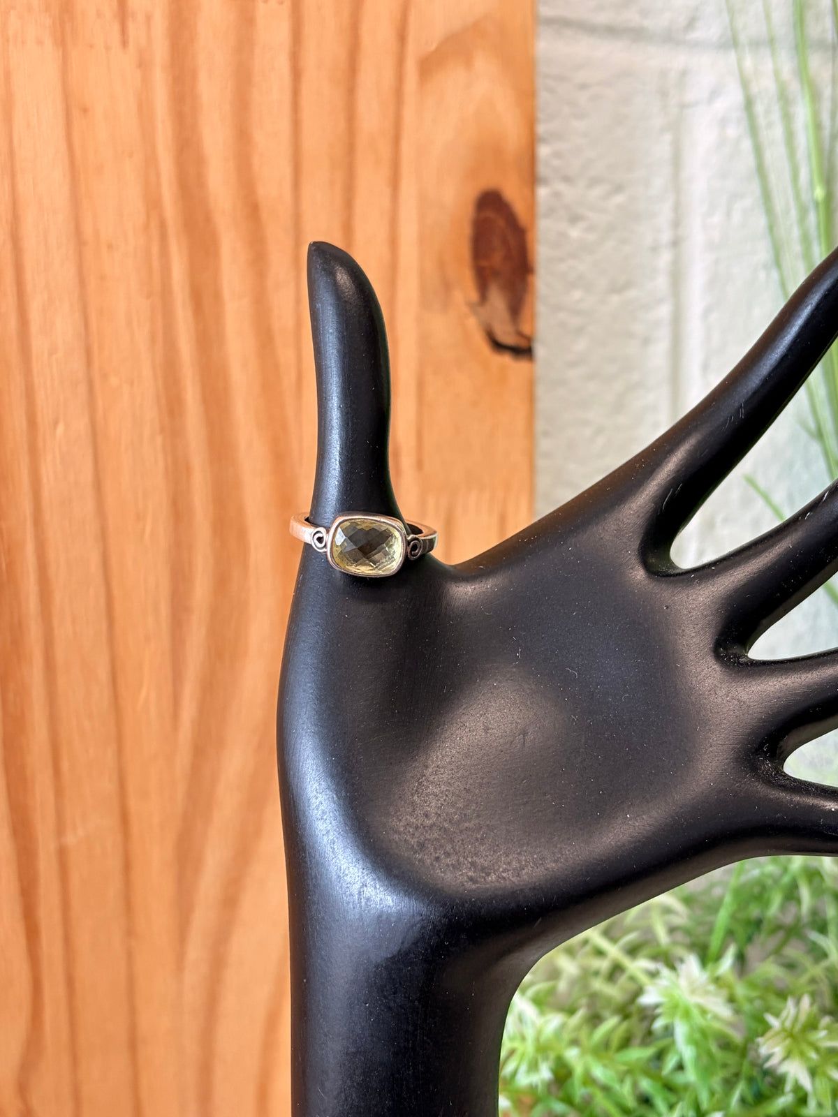 925 Green Stone Ring : Size 7