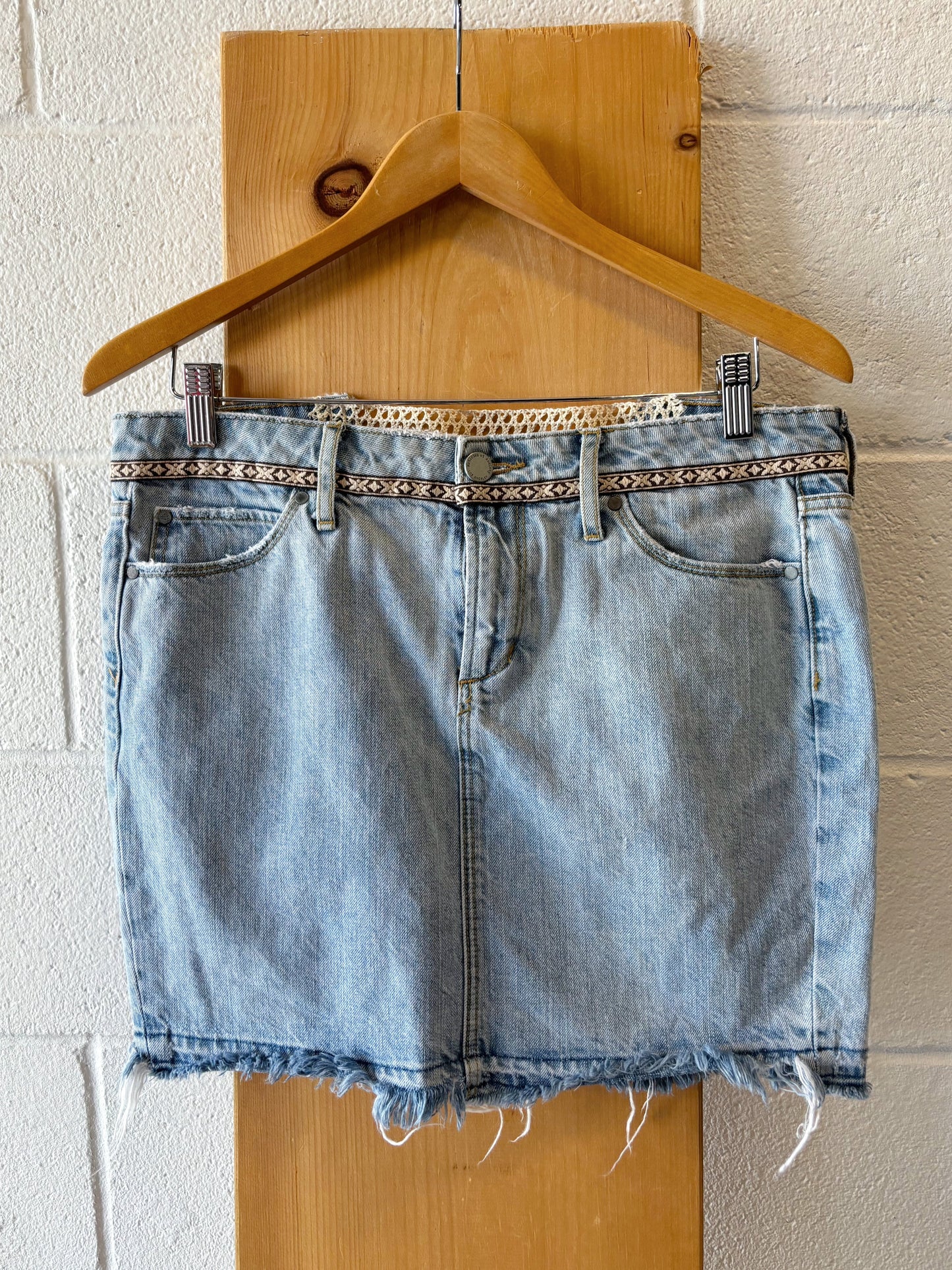 WHSE479 Original Denim Skirt : 34” W