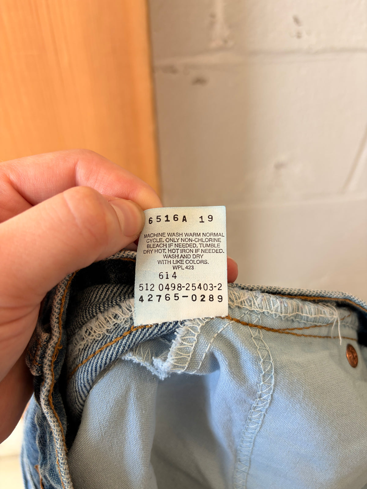 ‘98 Orange Tab Levi’s 565 : 26x28