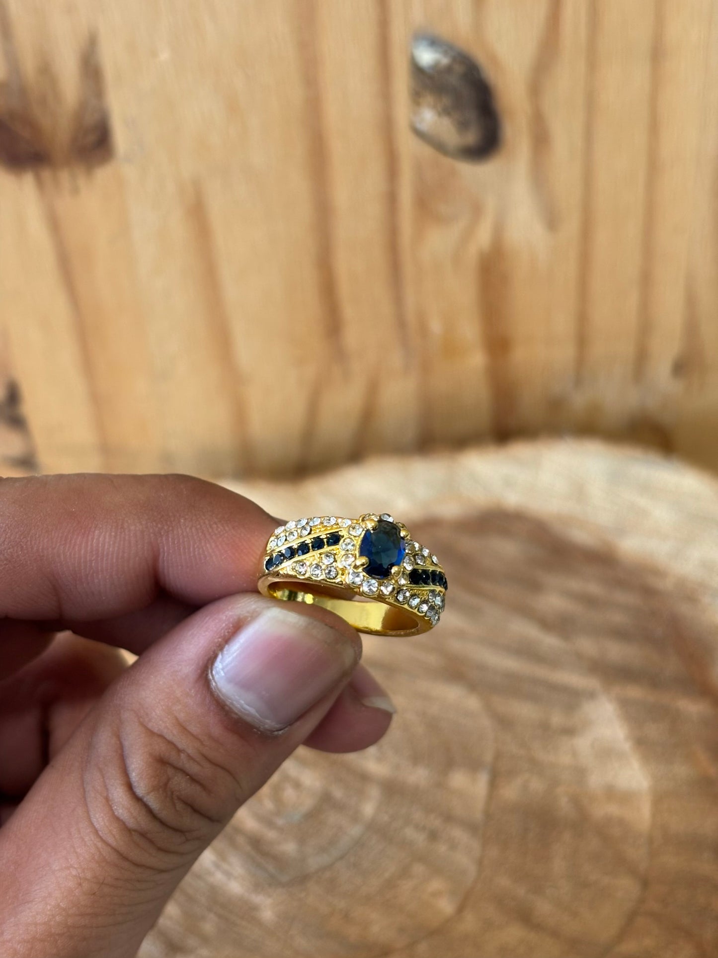 Gold Tone Costume Ring : 8