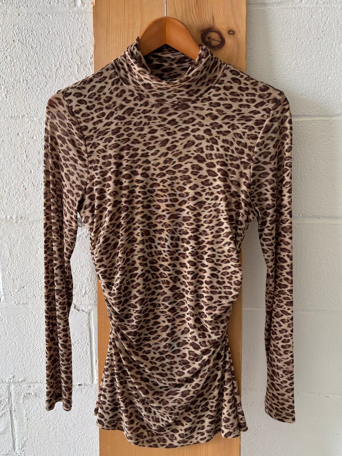 Leopard Print Long Sleeve : M