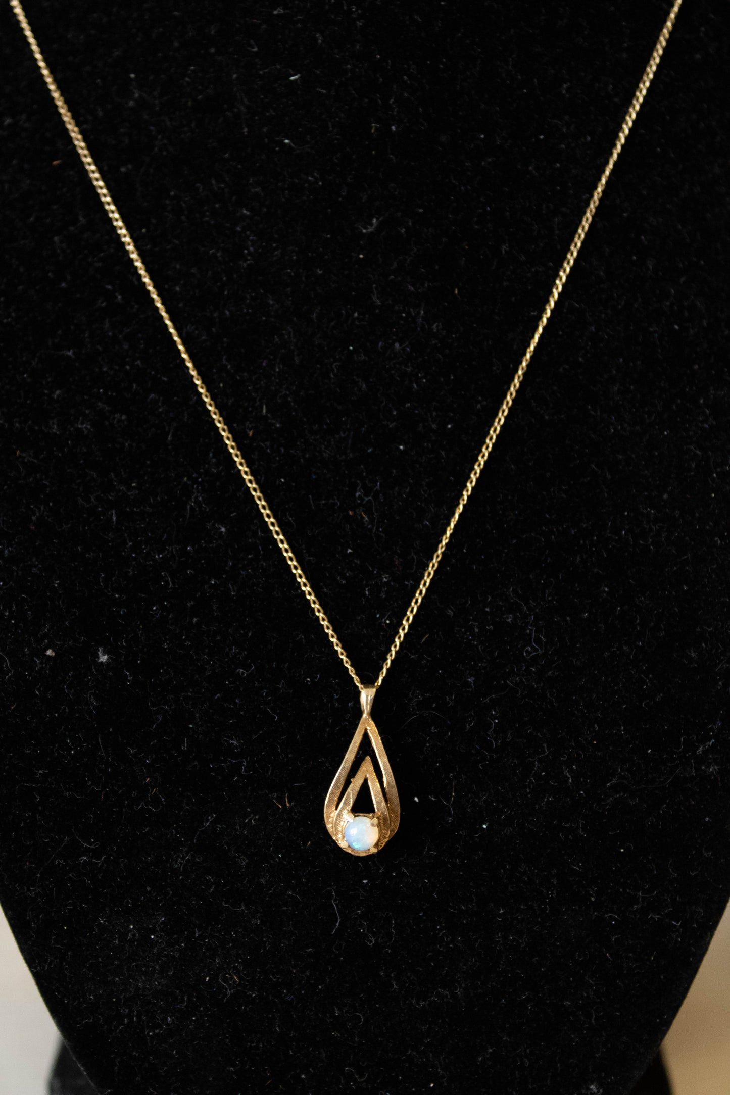 14K Gold Teardrop Necklace