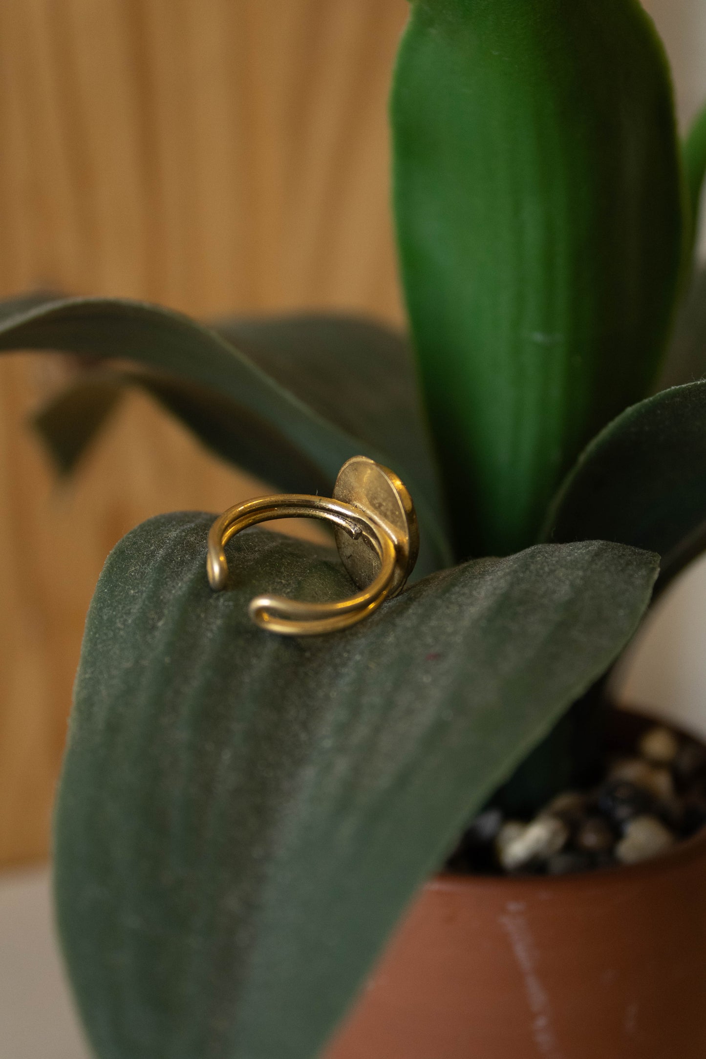 Vtg Gold Tone Adjustable Ring : 7