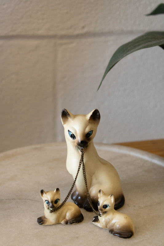 Vtg Siamese Cat and Kittens on Chain