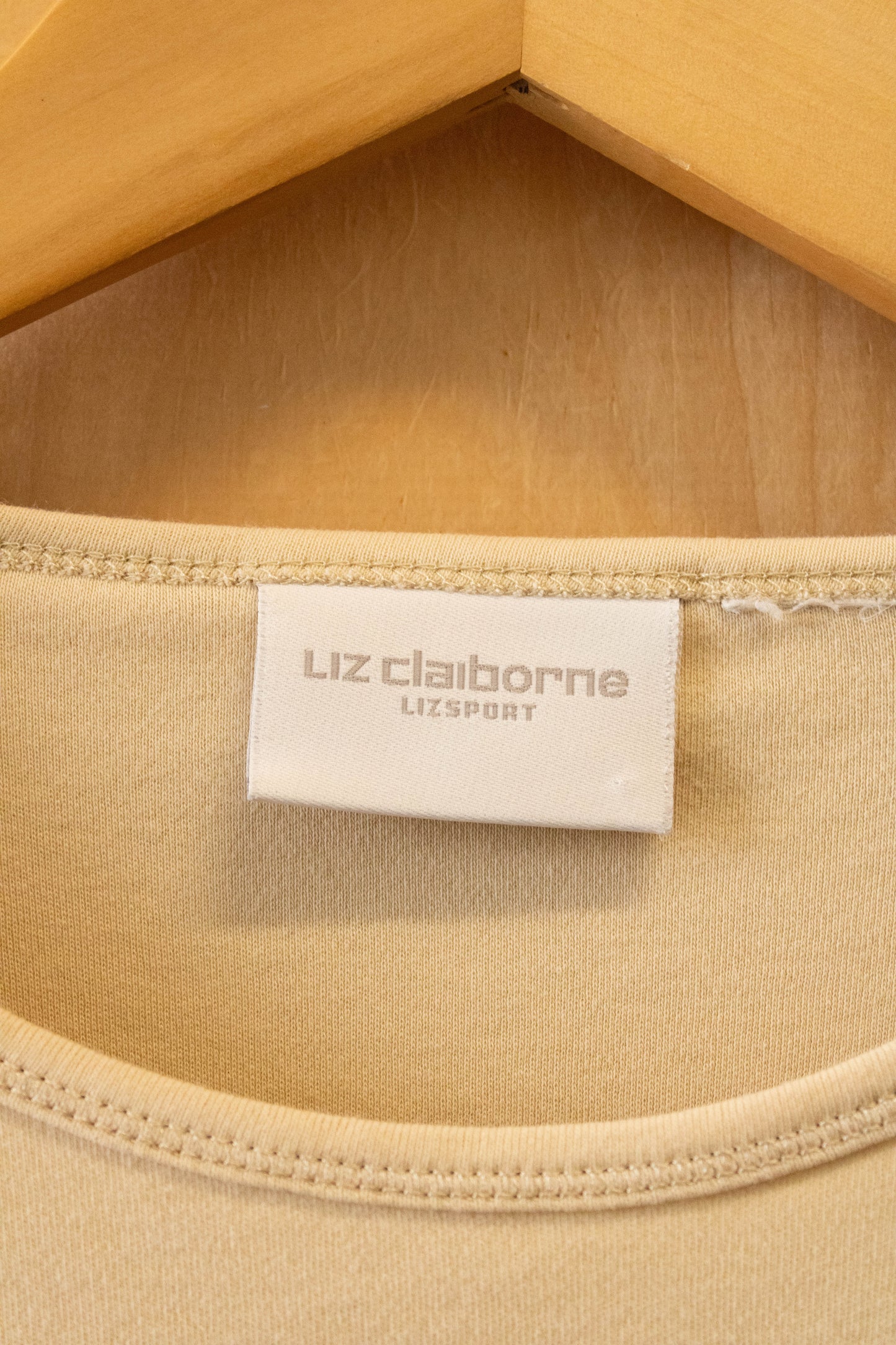 Tan Liz Claiborne Tee : L