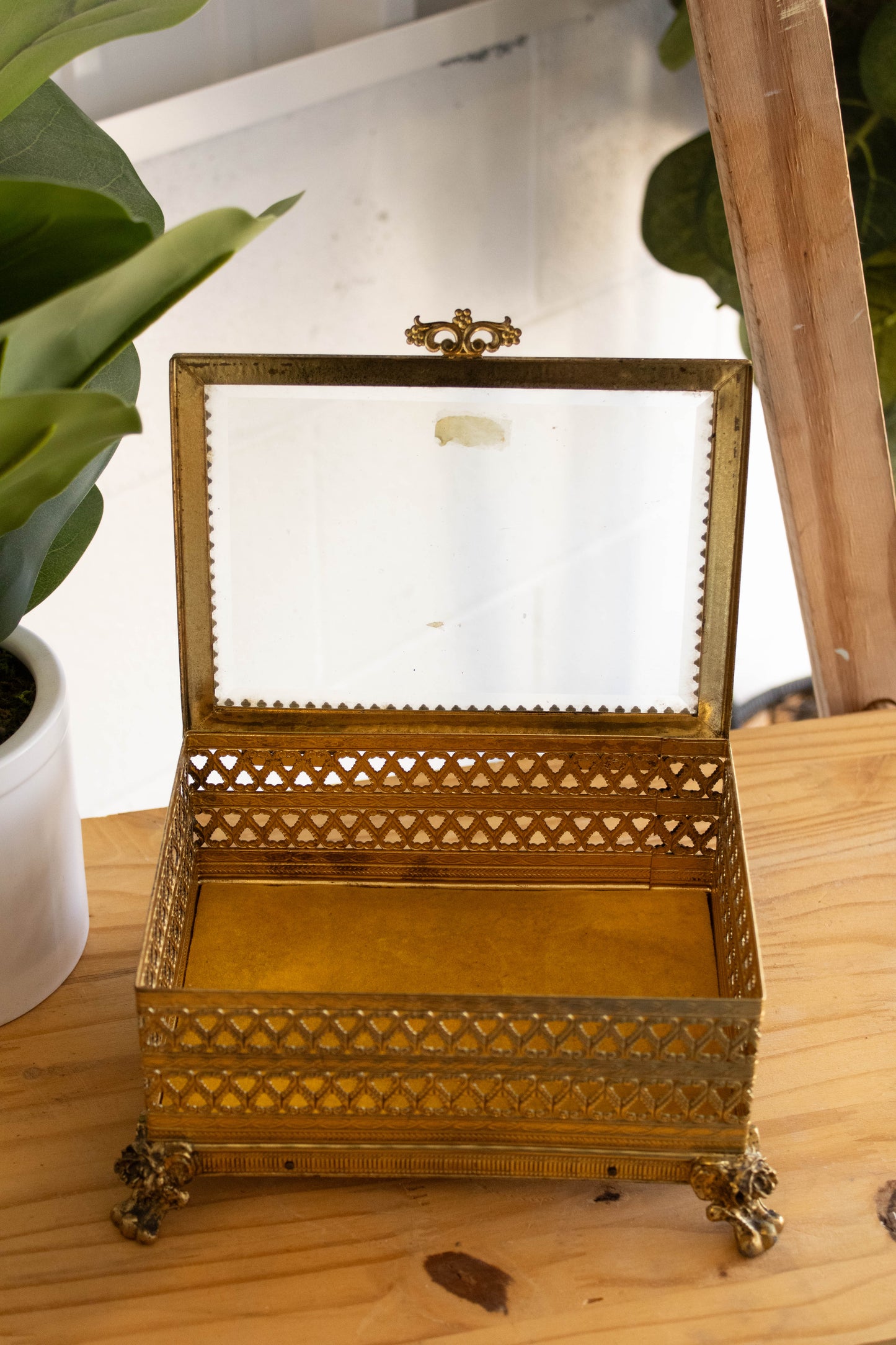 Vtg Gold Tone Glass Trinket Box (Local Pick Up Only)