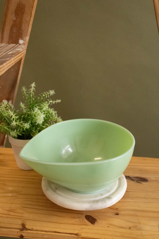 Vtg Fire King Jadeite Teardrop Mixing Bowl (Local Pick Up Only)