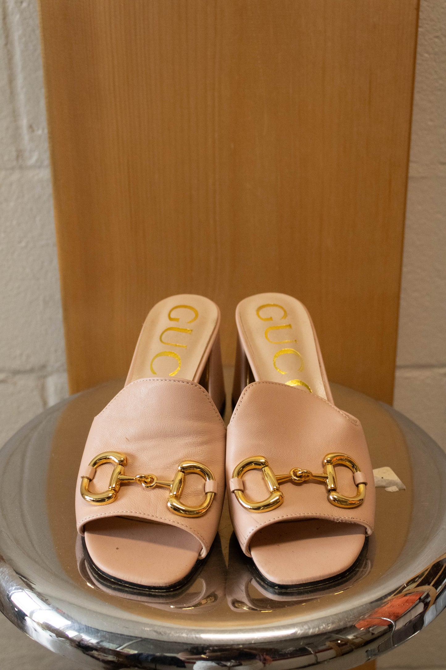 Gucci Pink Leather Horsebit Accent Slide Sandals : 5.5