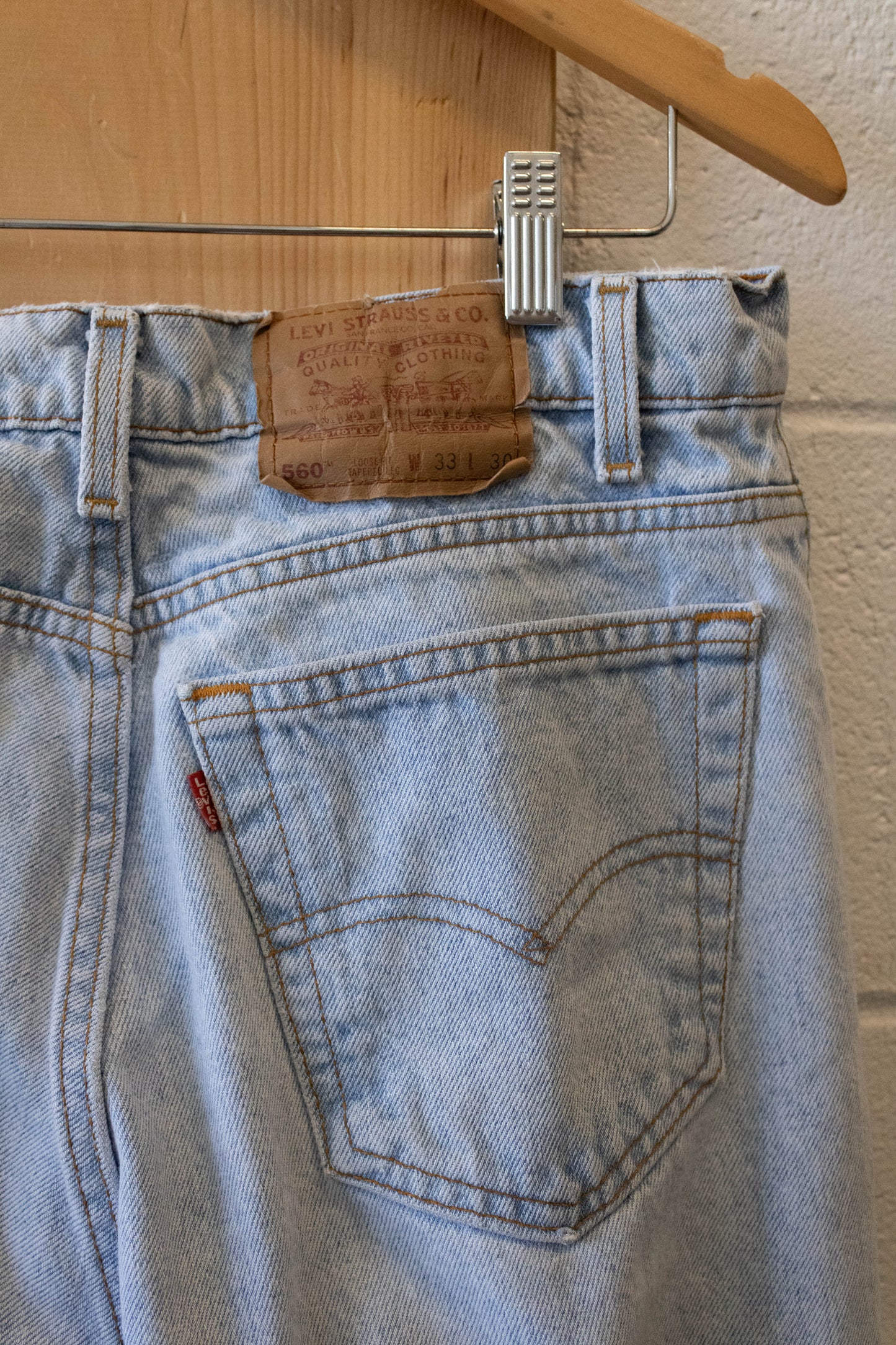 Vtg Light Wash Levi’s 560s : 33