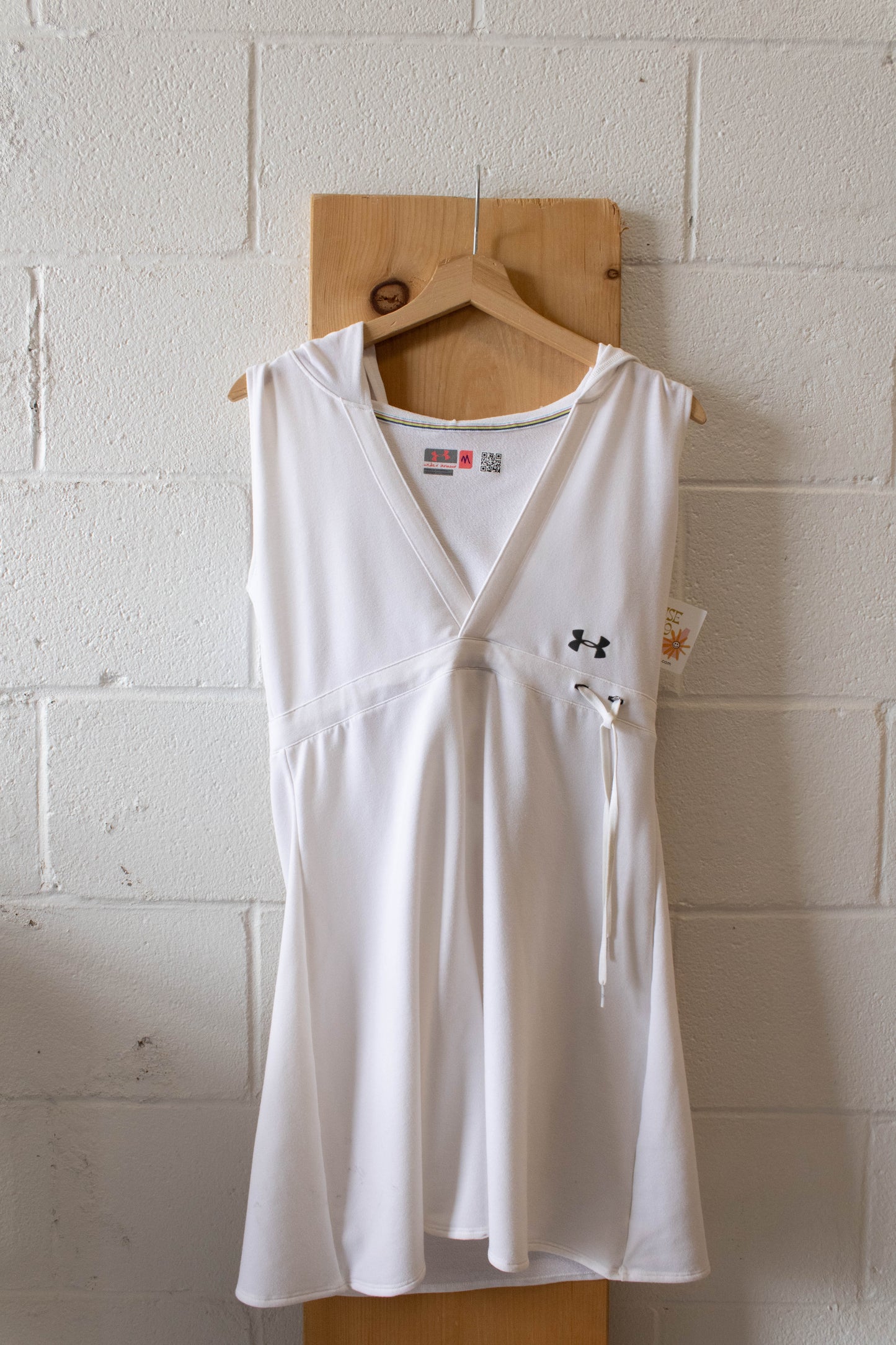 White Under Armour Hooded Dress : M