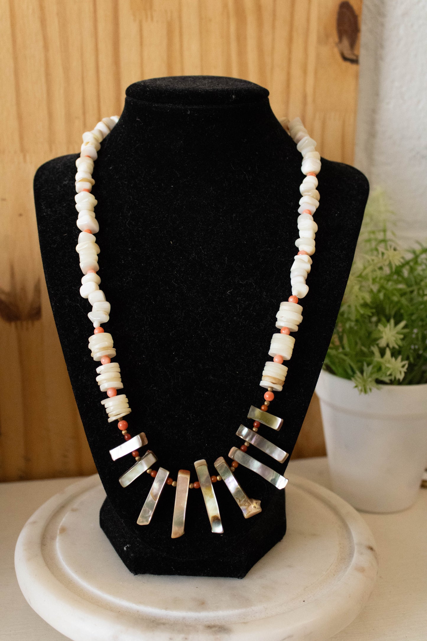 Vtg Shell Necklace