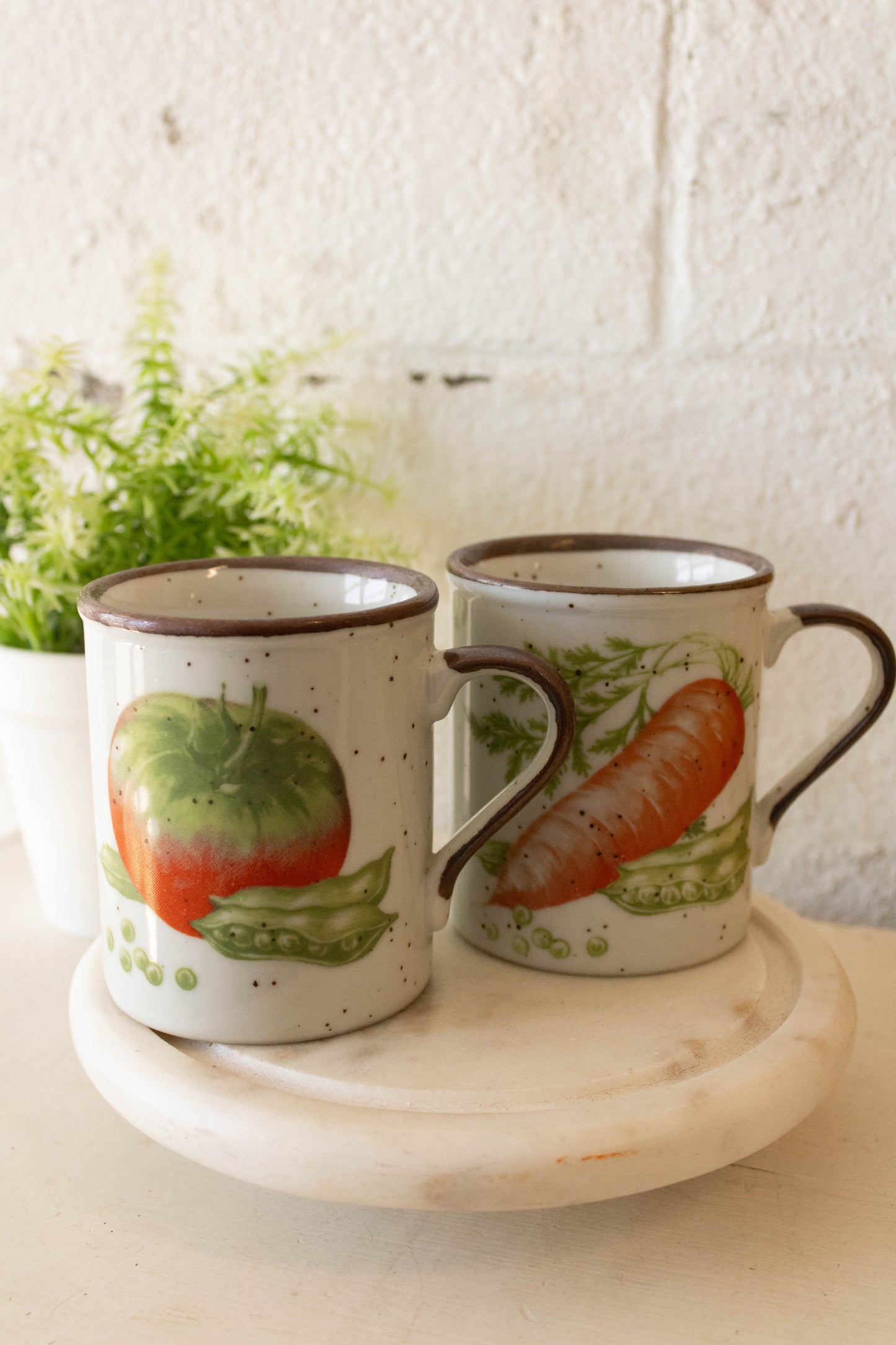 Vtg Set of 4 Garden Veggies Mugs (Local Pick Up Only)