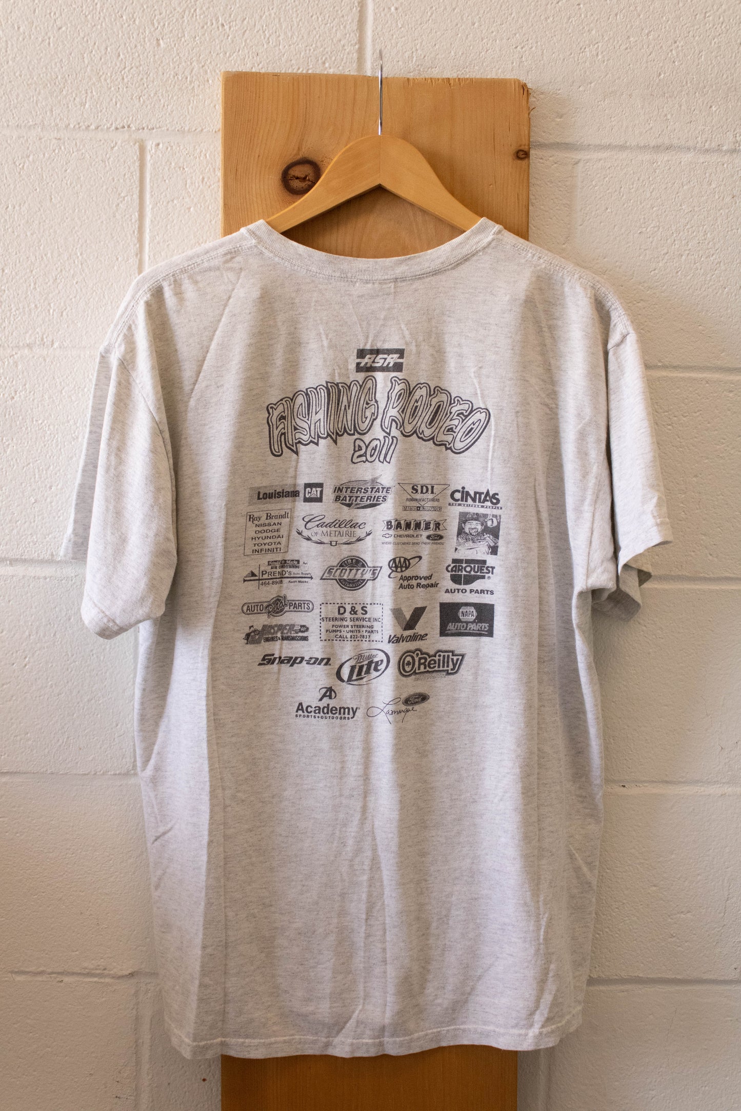 '11 Fishing Rodeo Tee : L