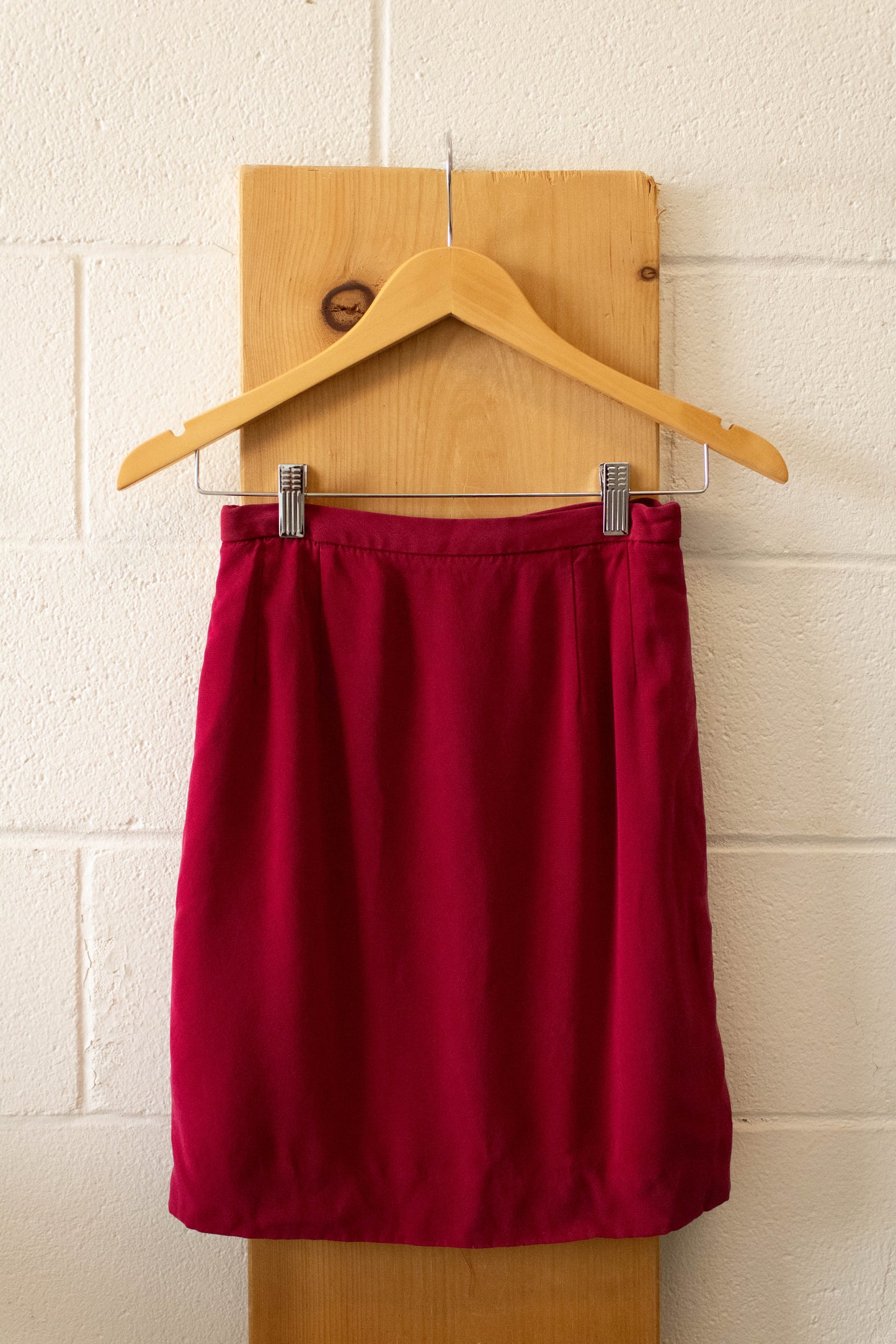 Red Skirt : 24
