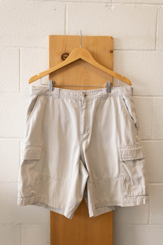 Columbia Khaki Shorts : 36