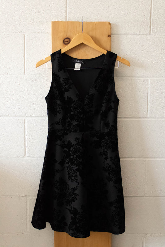 Black Velvet Floral Dress : M