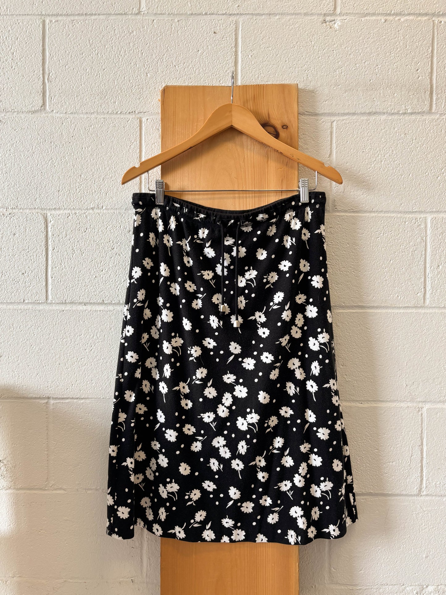 Black Floral Skirt : M