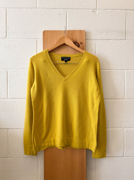 Yellow Sweater : L