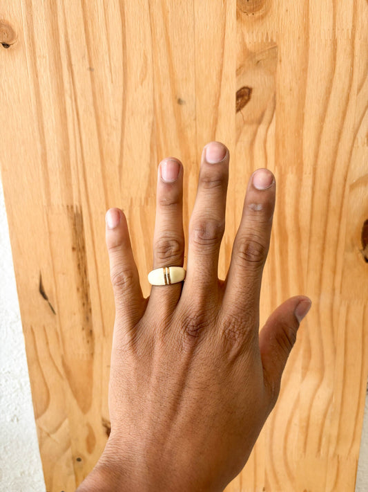 Vtg Gold Tone Ring : 7