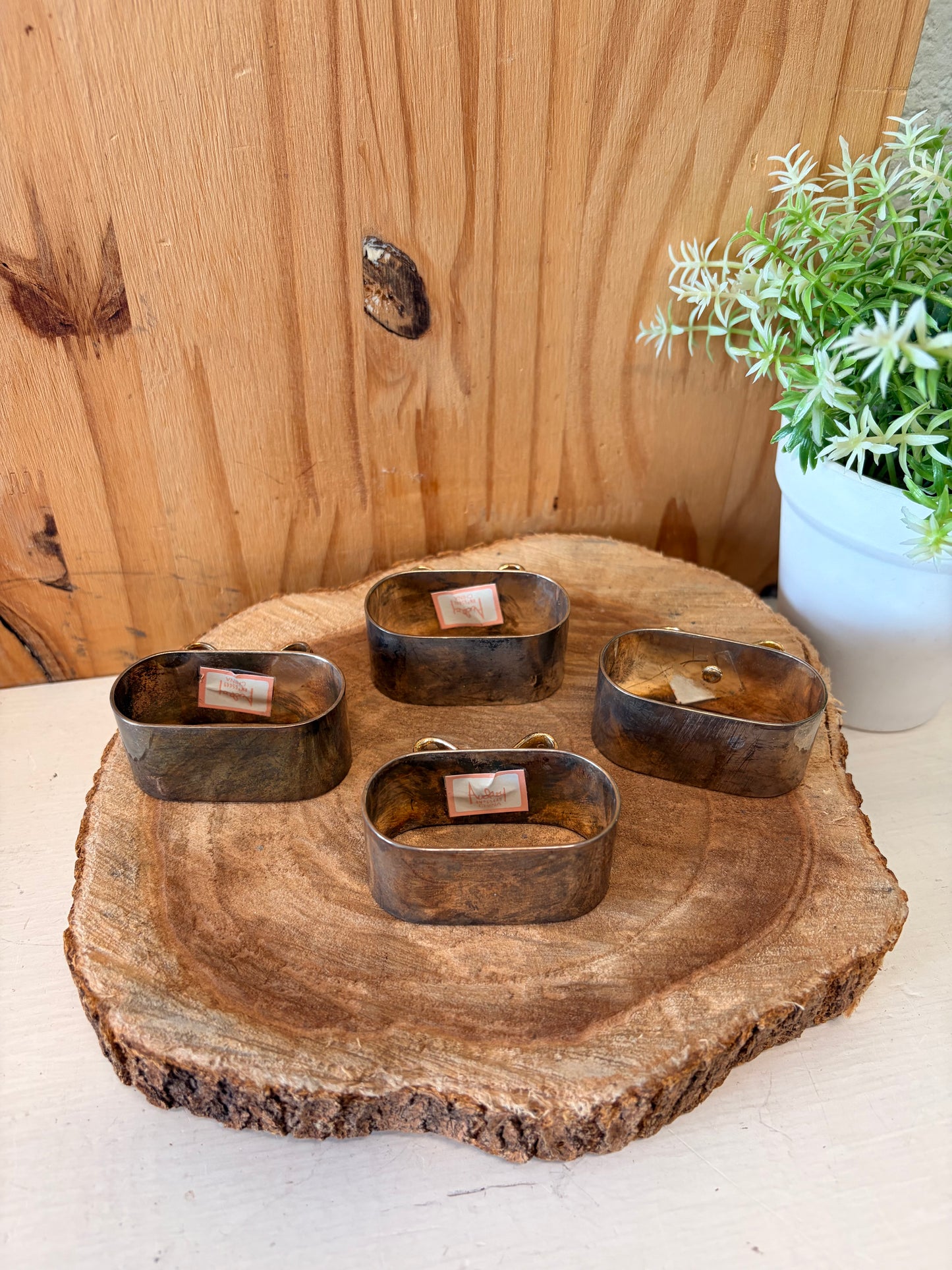 Vtg Two Tone Bow Napkin Rings