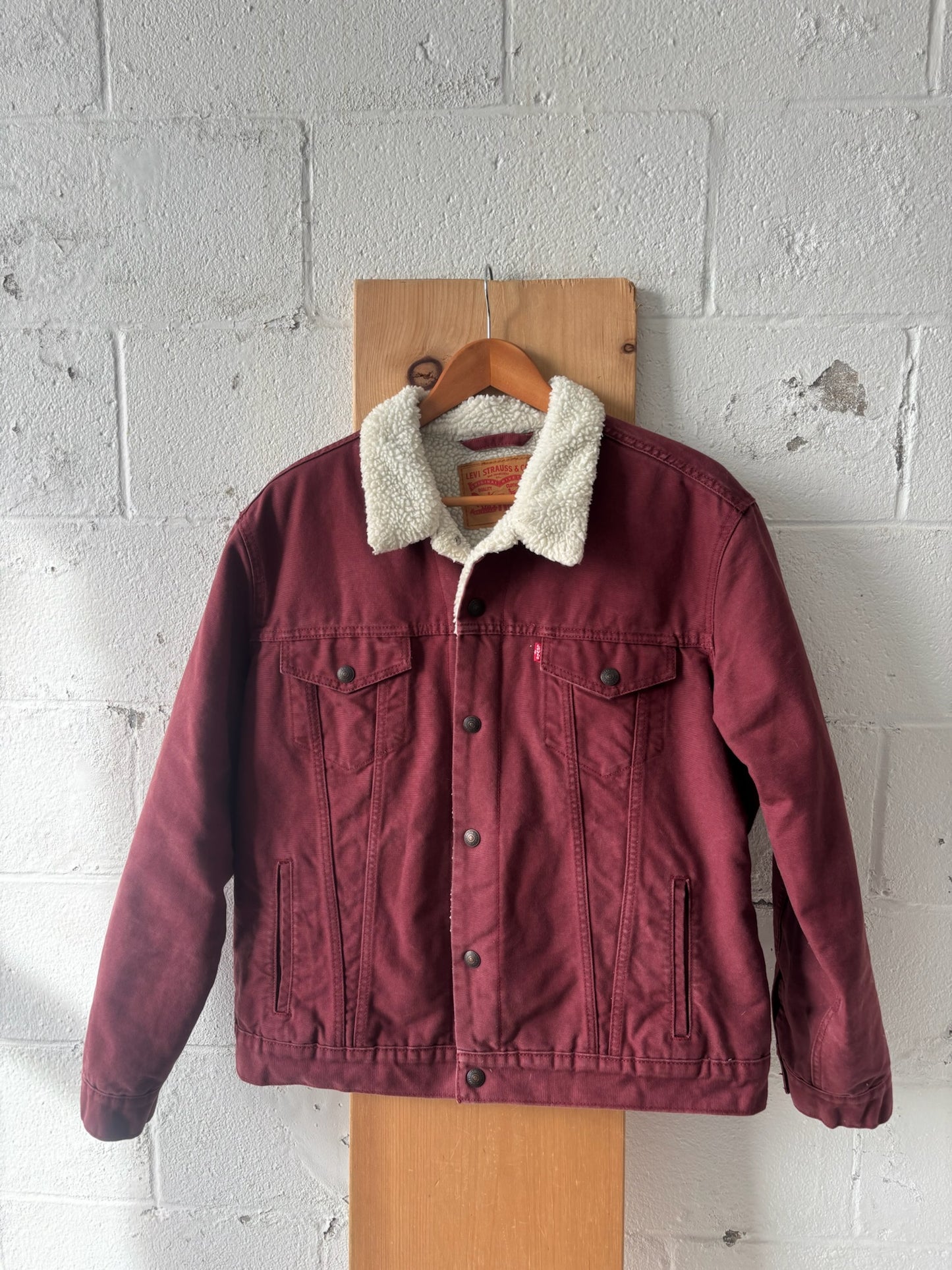 Burgundy Levi’s Sherpa Lined Jacket : L