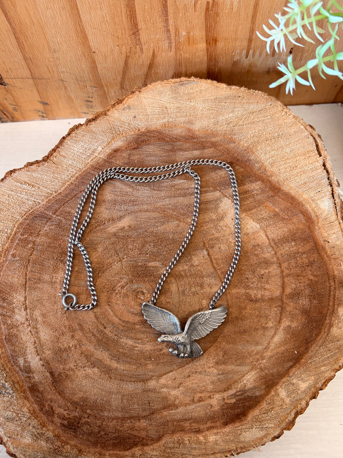 Vtg Avon Silver Tone Eagle Necklace