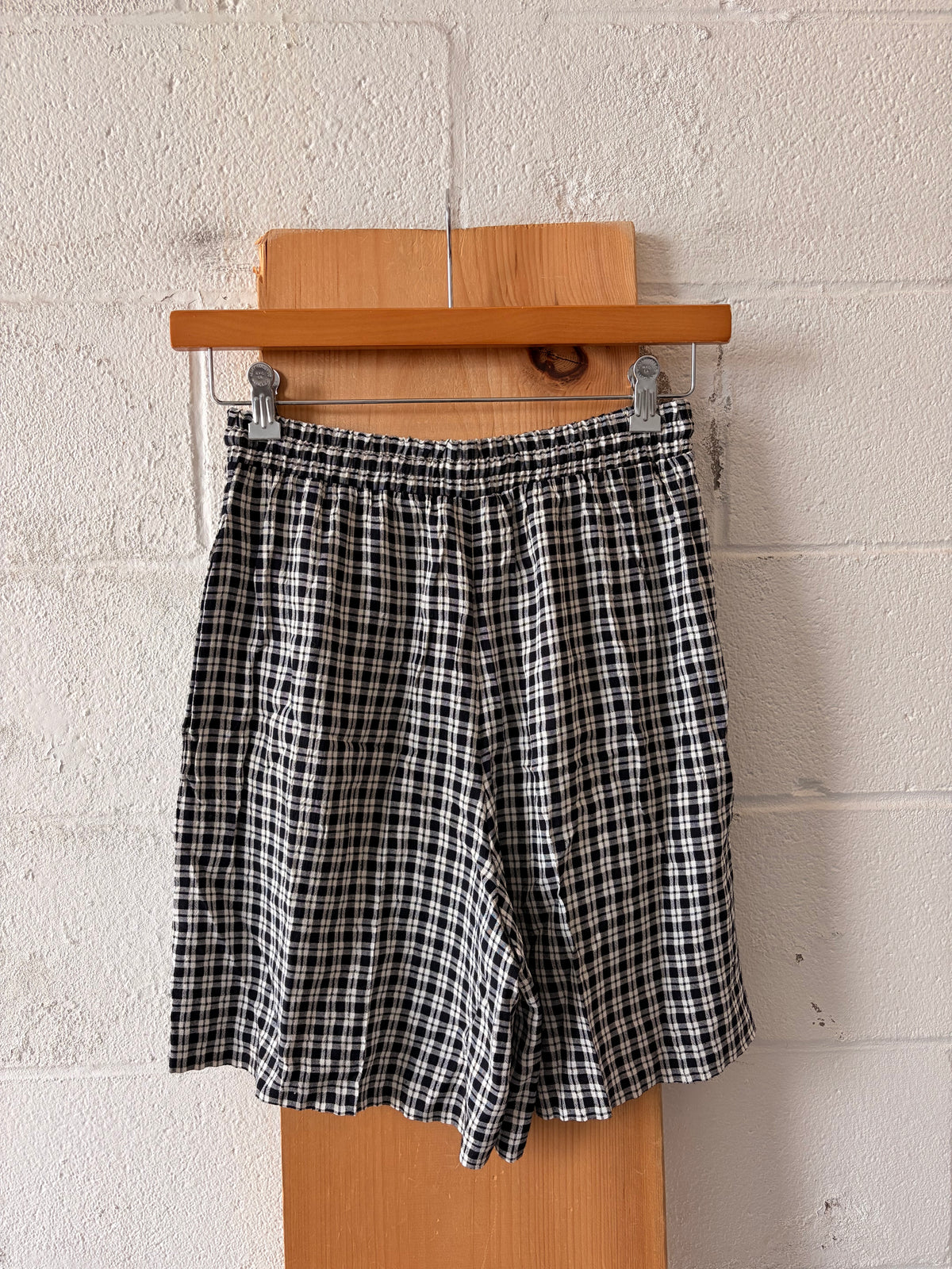 Vtg Black & White Shorts : M