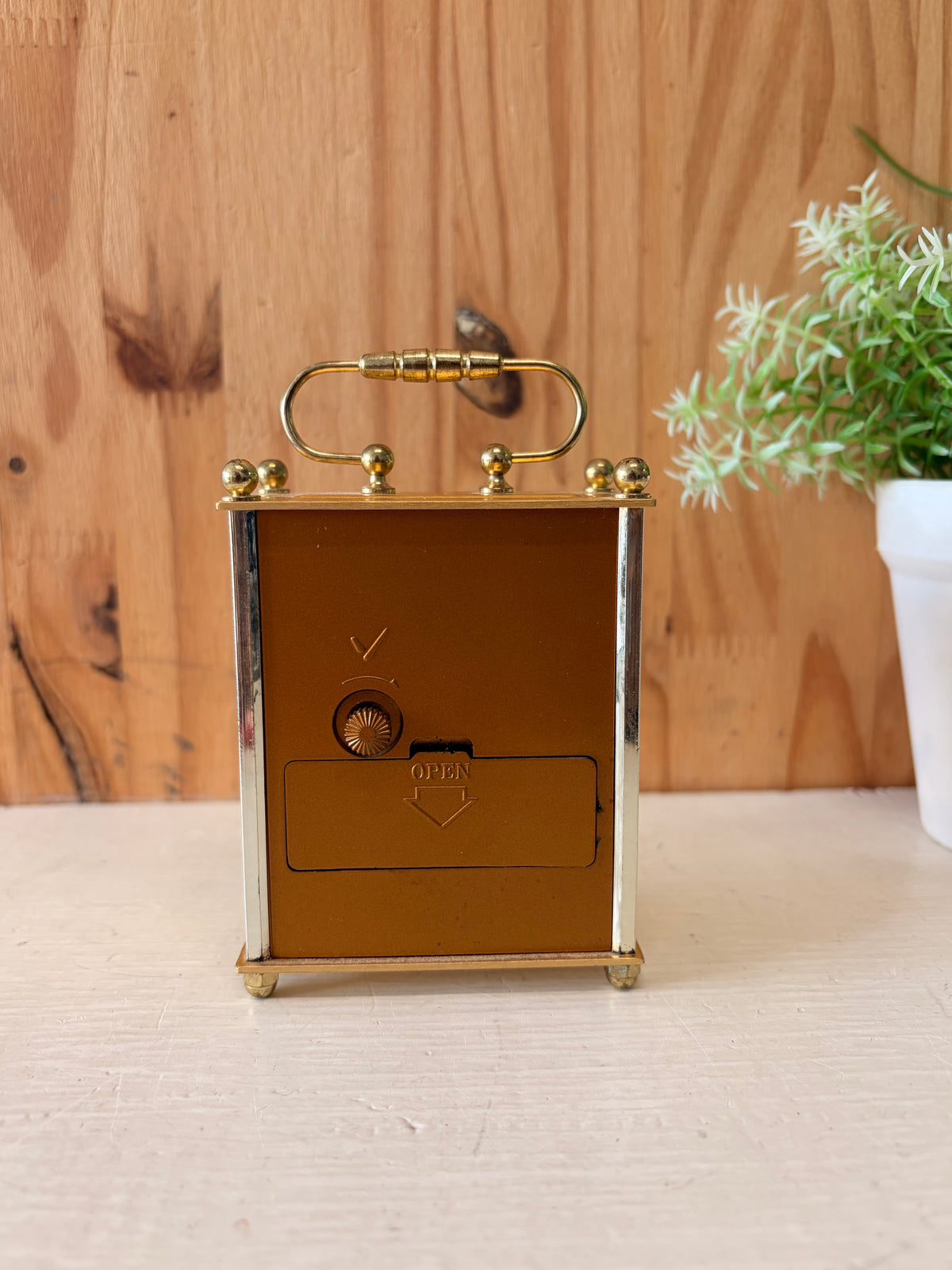 Little Gold Tone Tabletop Clock (Local Pick Up Only - Untested)