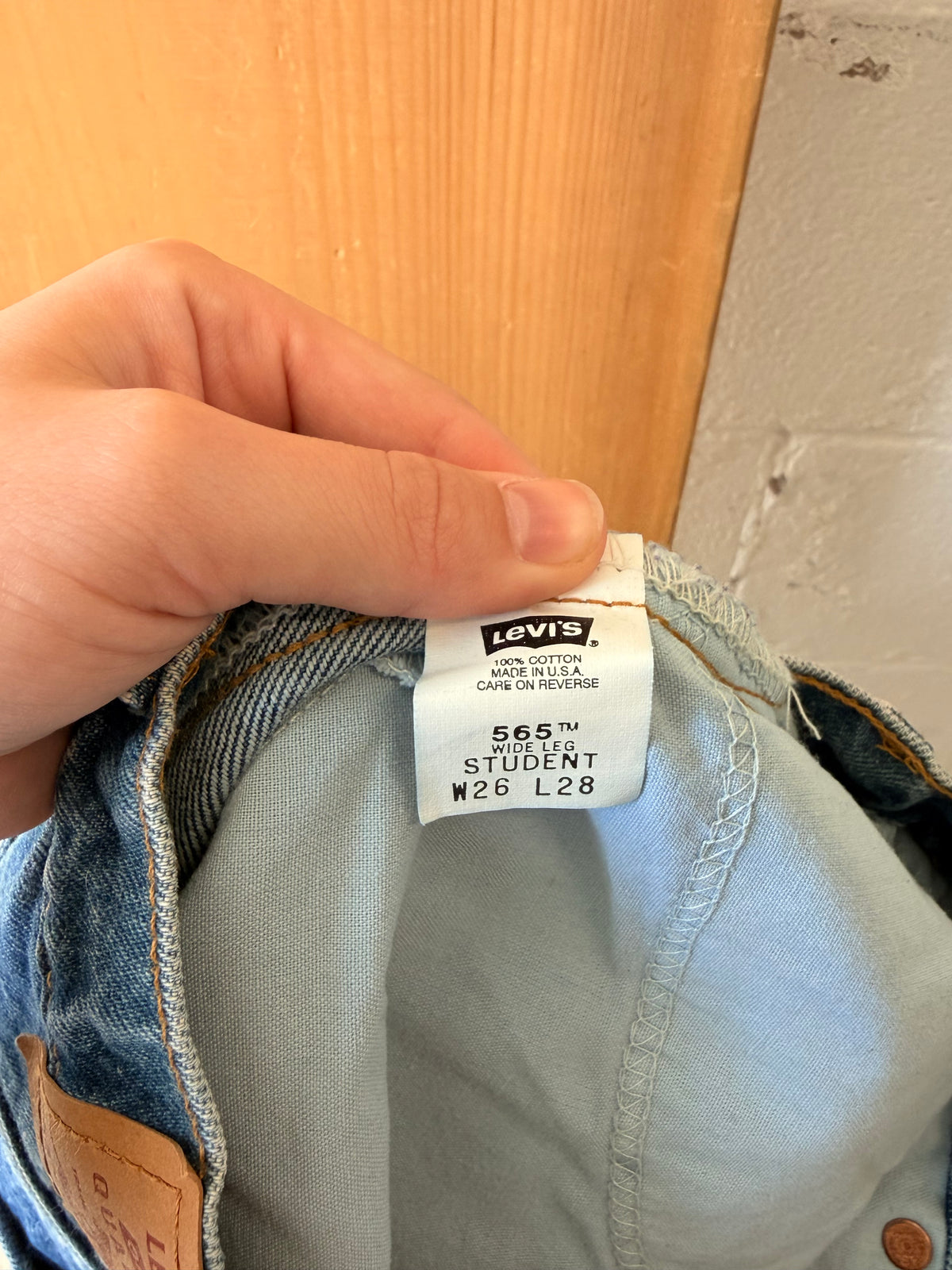 ‘98 Orange Tab Levi’s 565 : 26x28