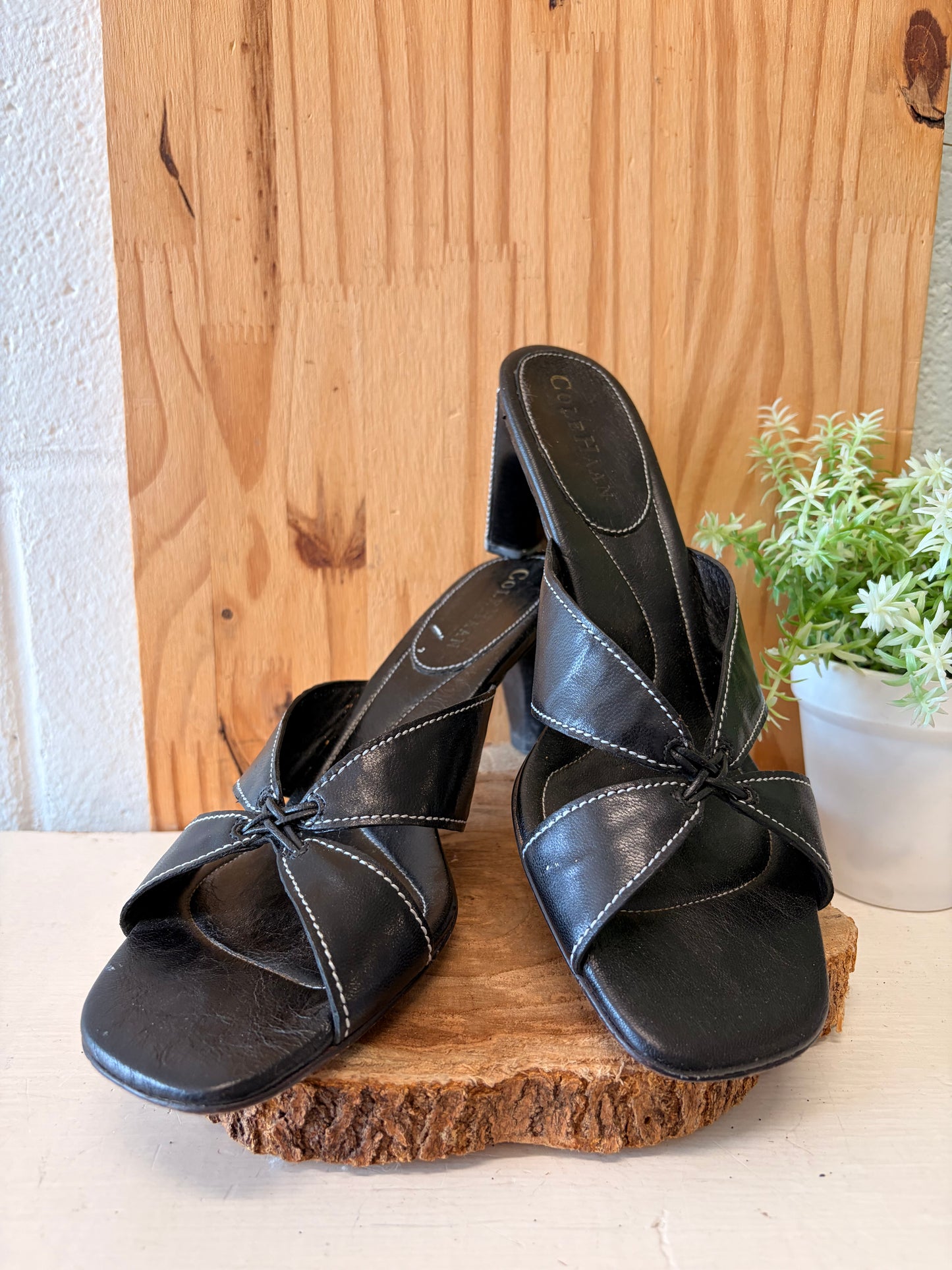 Black & White Stitched Heels : Size 7