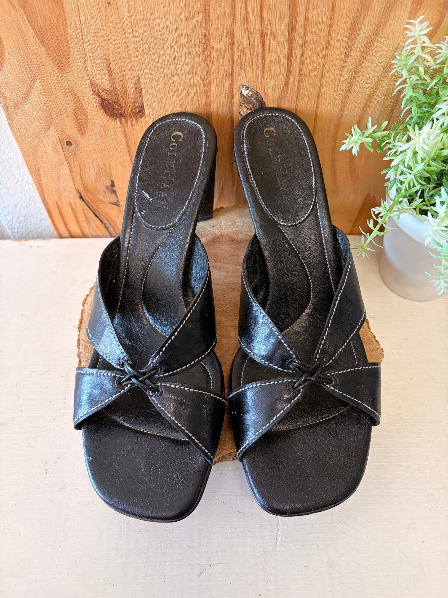 Black & White Stitched Heels : Size 7