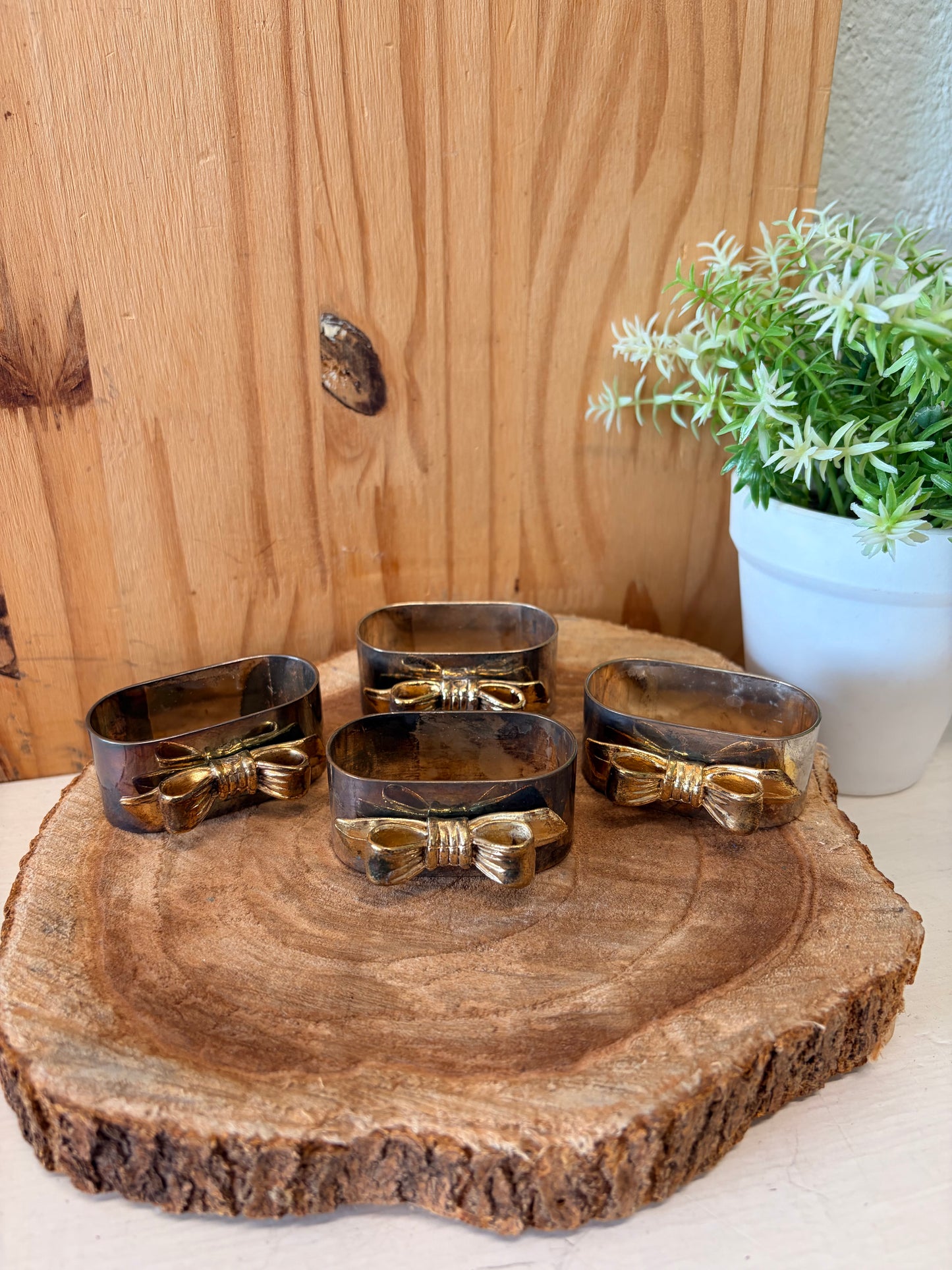 Vtg Two Tone Bow Napkin Rings