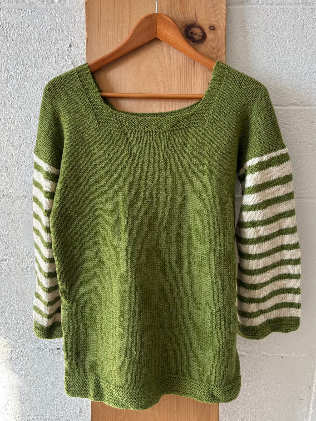 Hand Knit Green Sweater : M/L