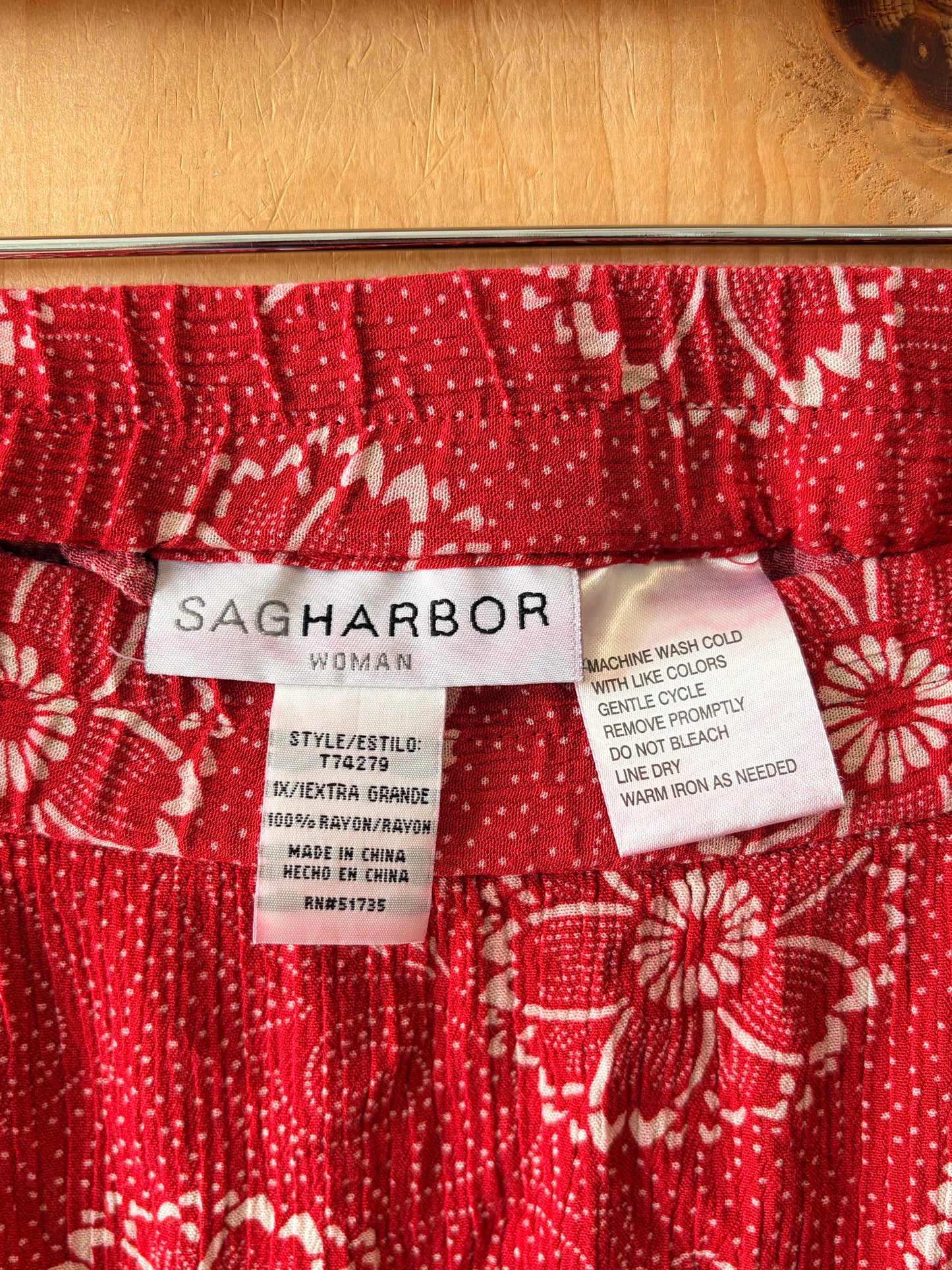 Red & White Floral Skirt : 1X