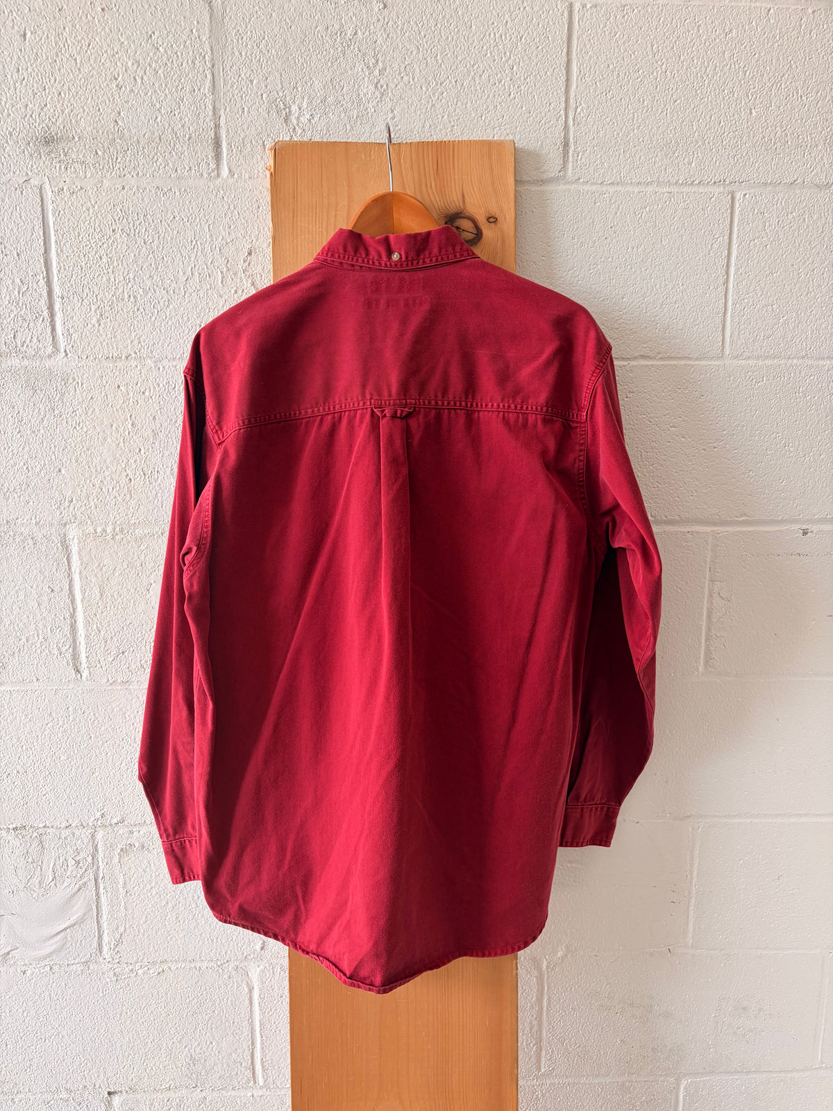 Red Columbia Button Down : L