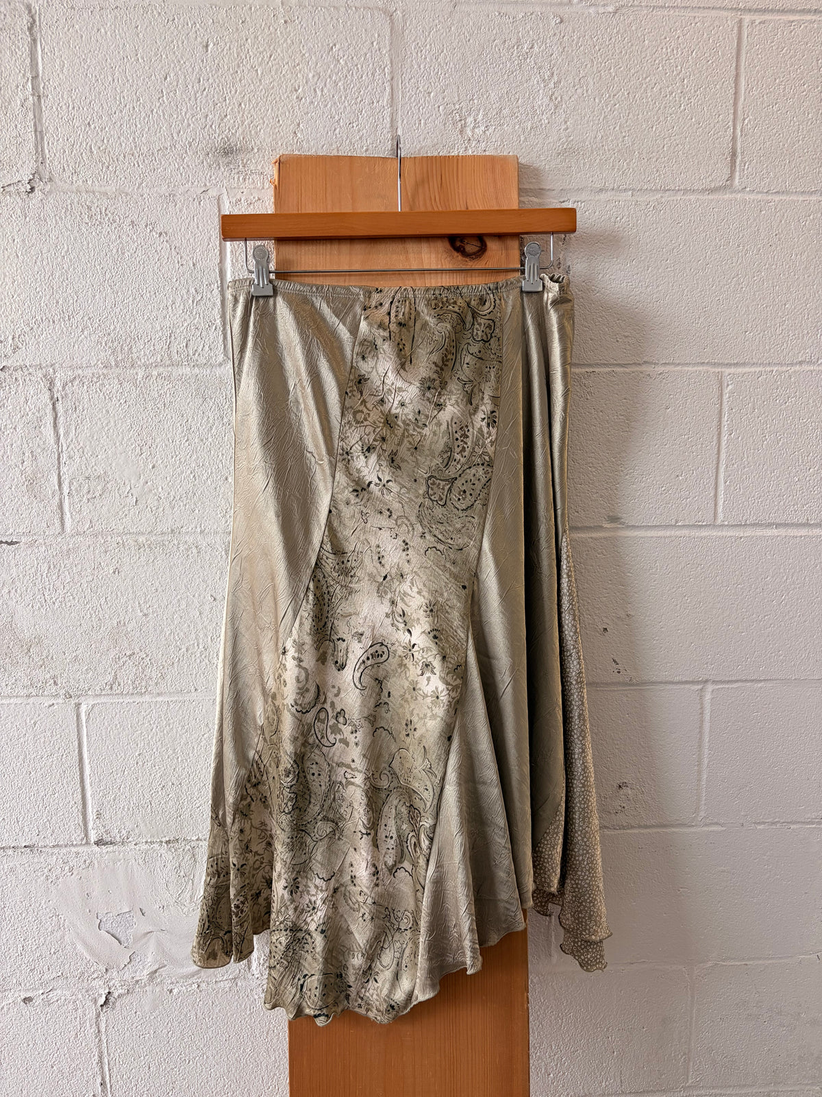 Vtg Sage Green Satin Skirt : XL