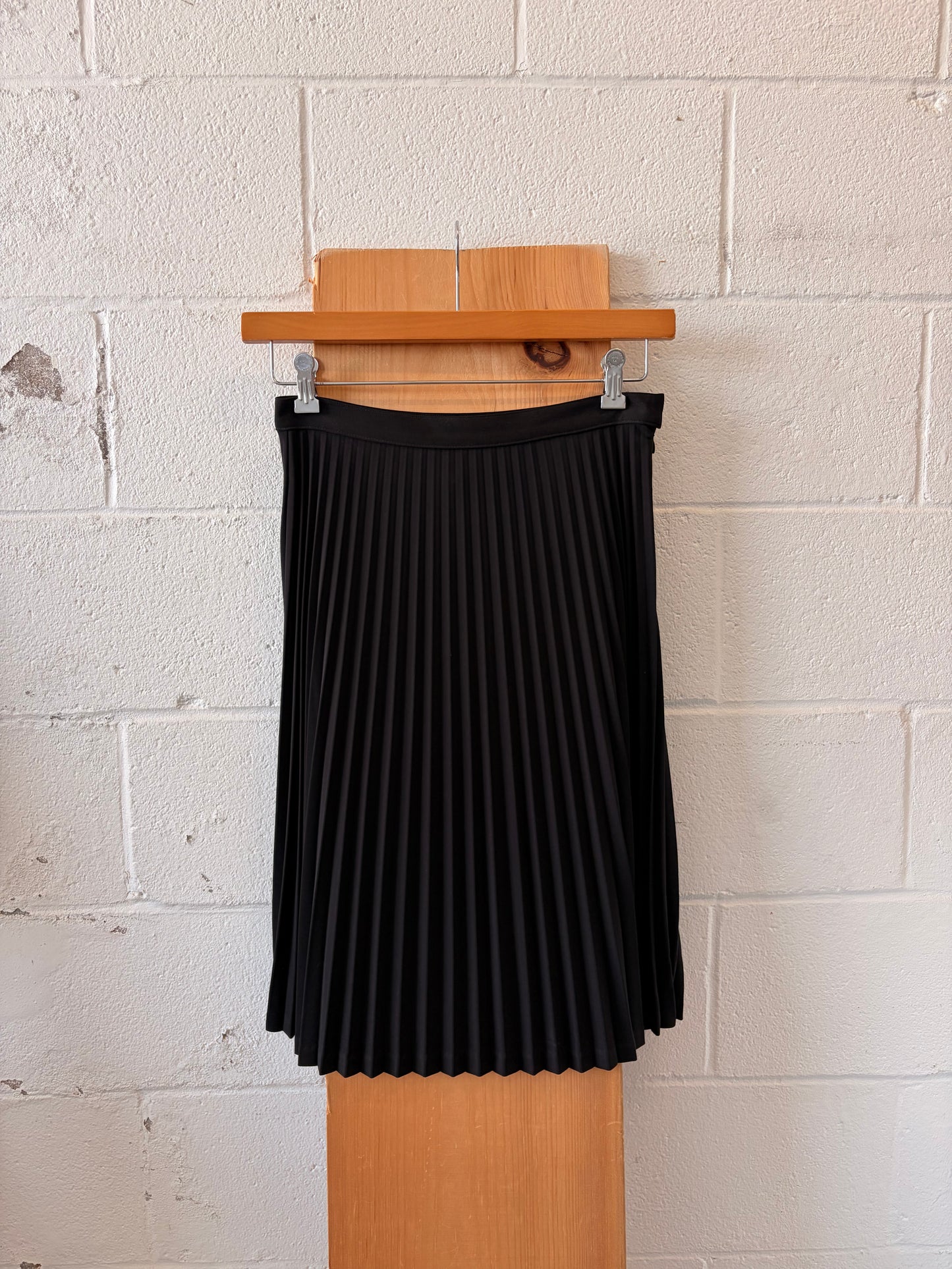 90’s Black Pleated Midi Skirt : S